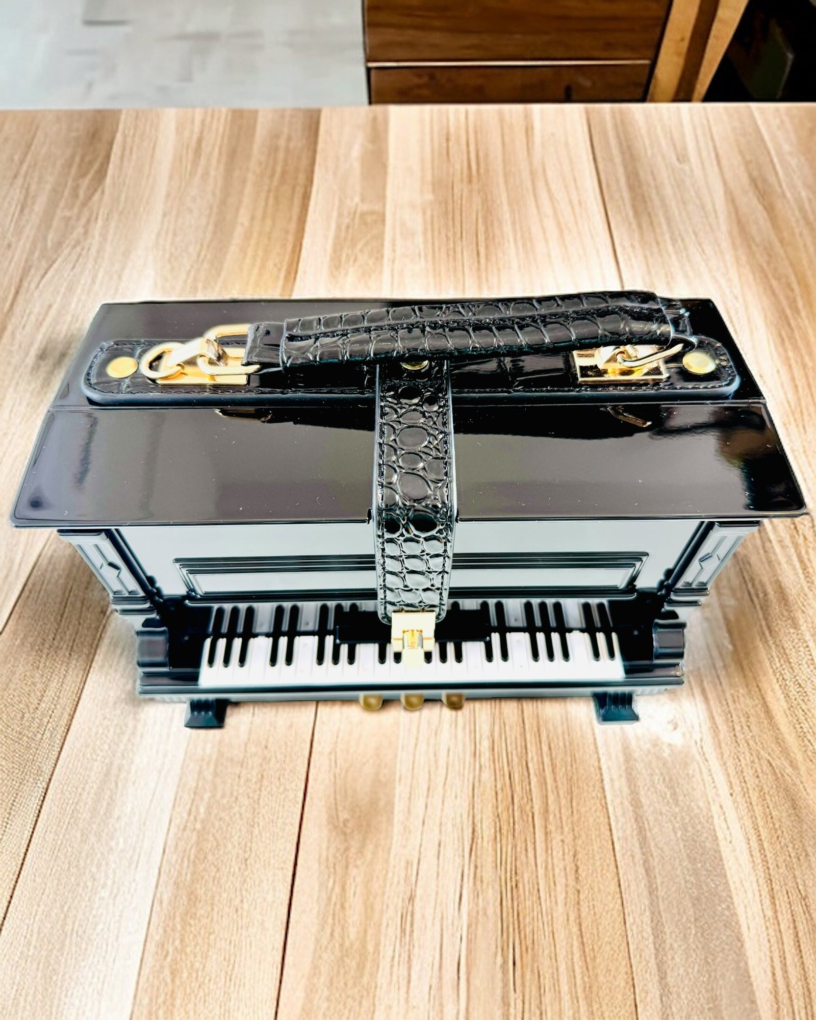 Bolso de Mujer “Elegante Piano” en Colores Negro y Blanco