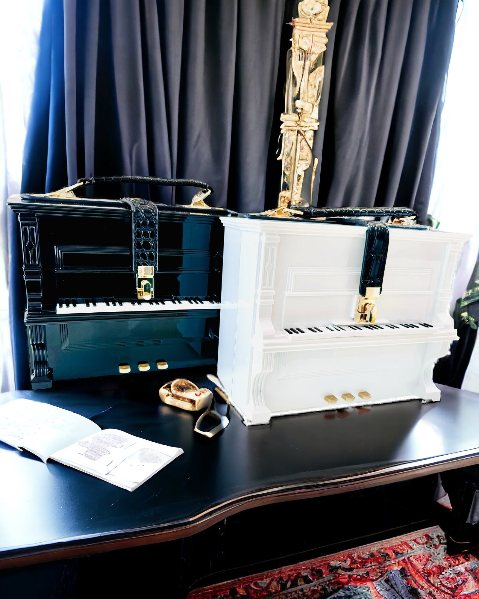 Bolso de Mujer “Elegante Piano” en Colores Negro y Blanco