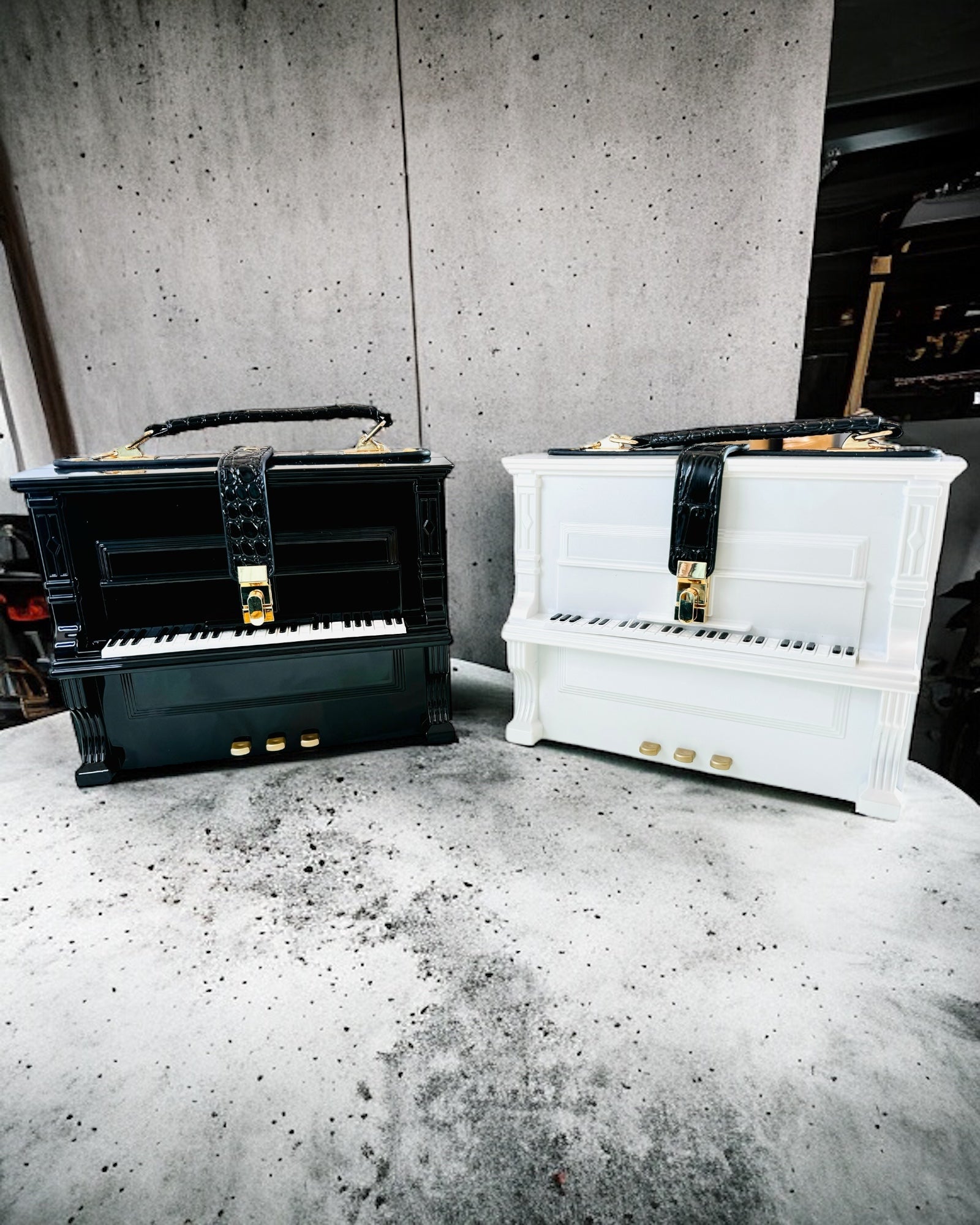 Bolso de Mujer “Elegante Piano” en Colores Negro y Blanco