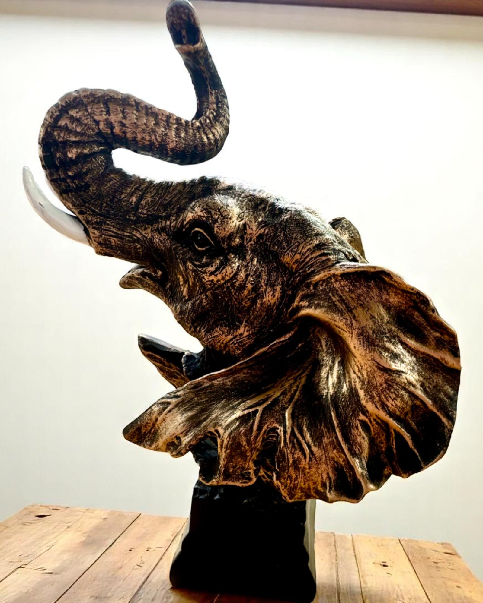 Statuetka Decorativa "Duma Sawanny" – Figura de Cabeza de Elefante con opción de grabado, para regalo