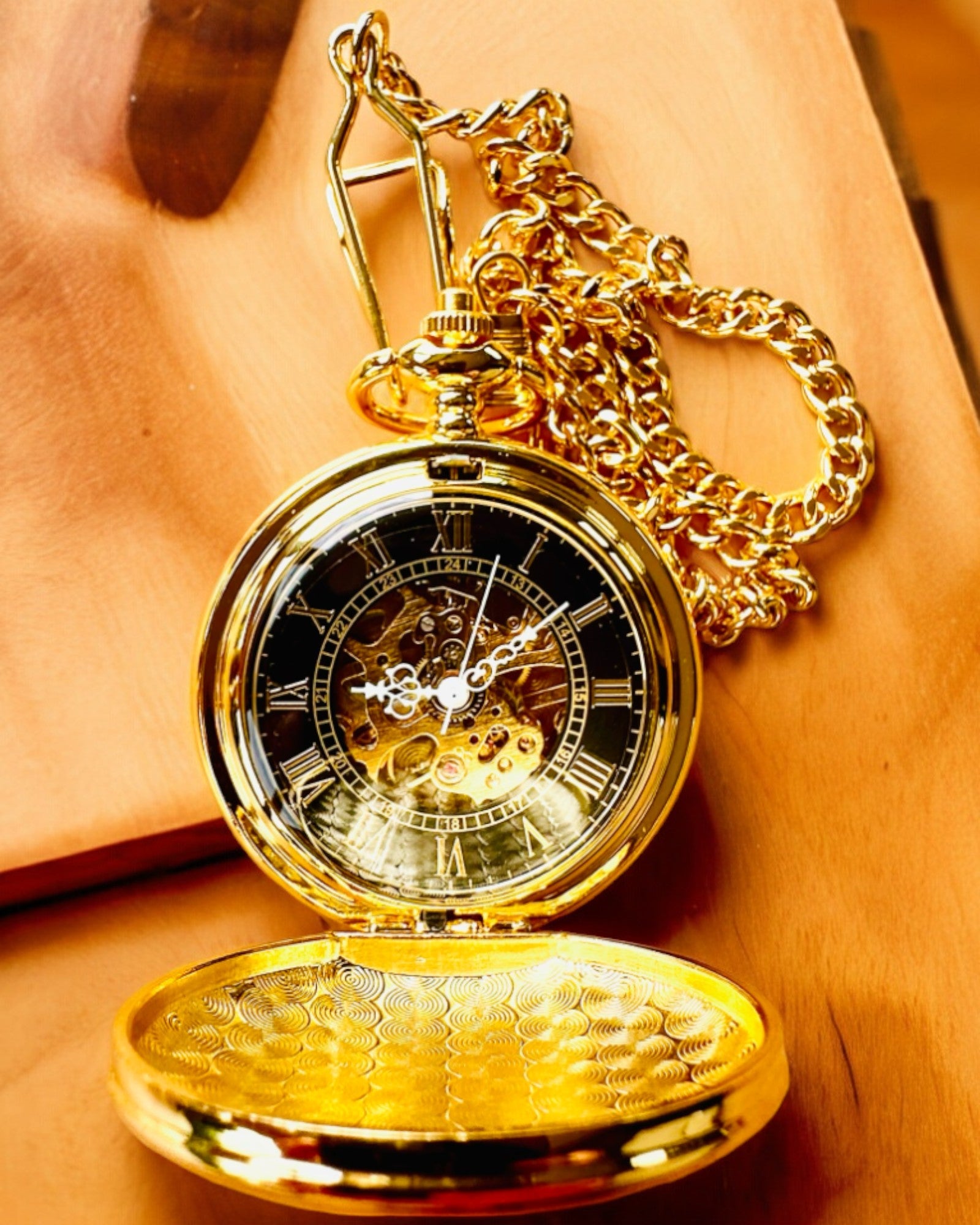 Reloj de Bolsillo Grand Elegance con Doble Tapa, Manual, Color Dorado, con grabado para regalo