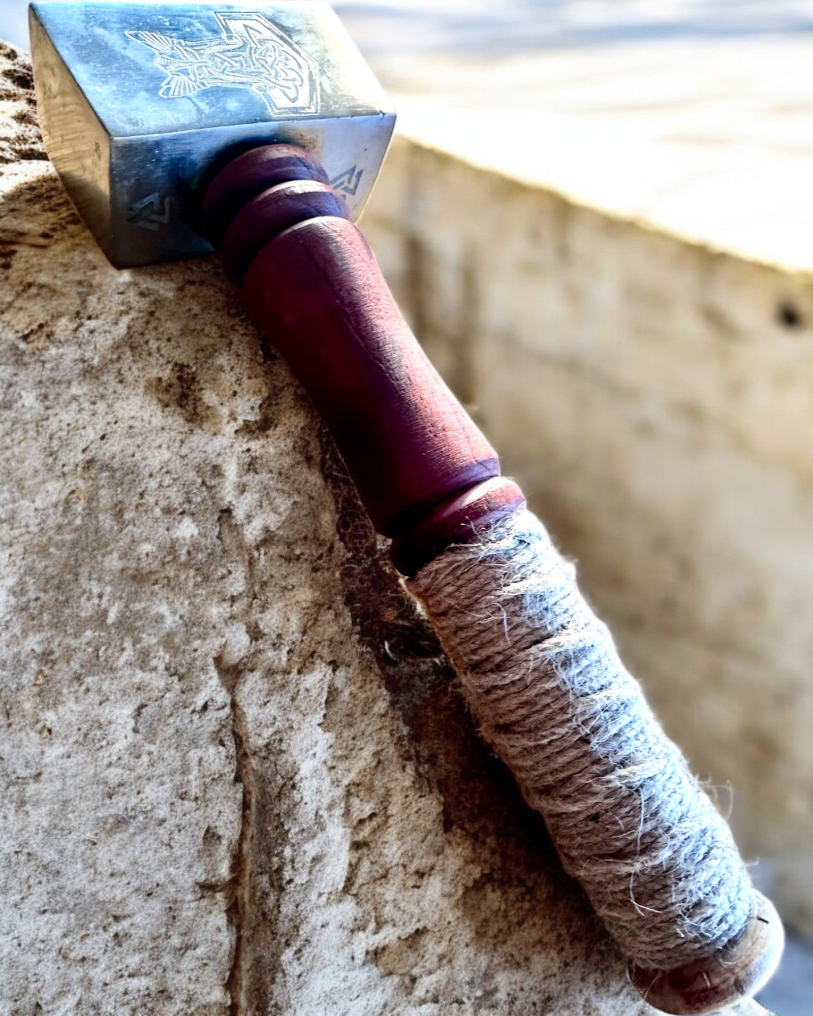 Martillo Mjölnir de los Skalds – 33 cm, Martillo Vikingo Forjado a Mano con Opción de Grabado