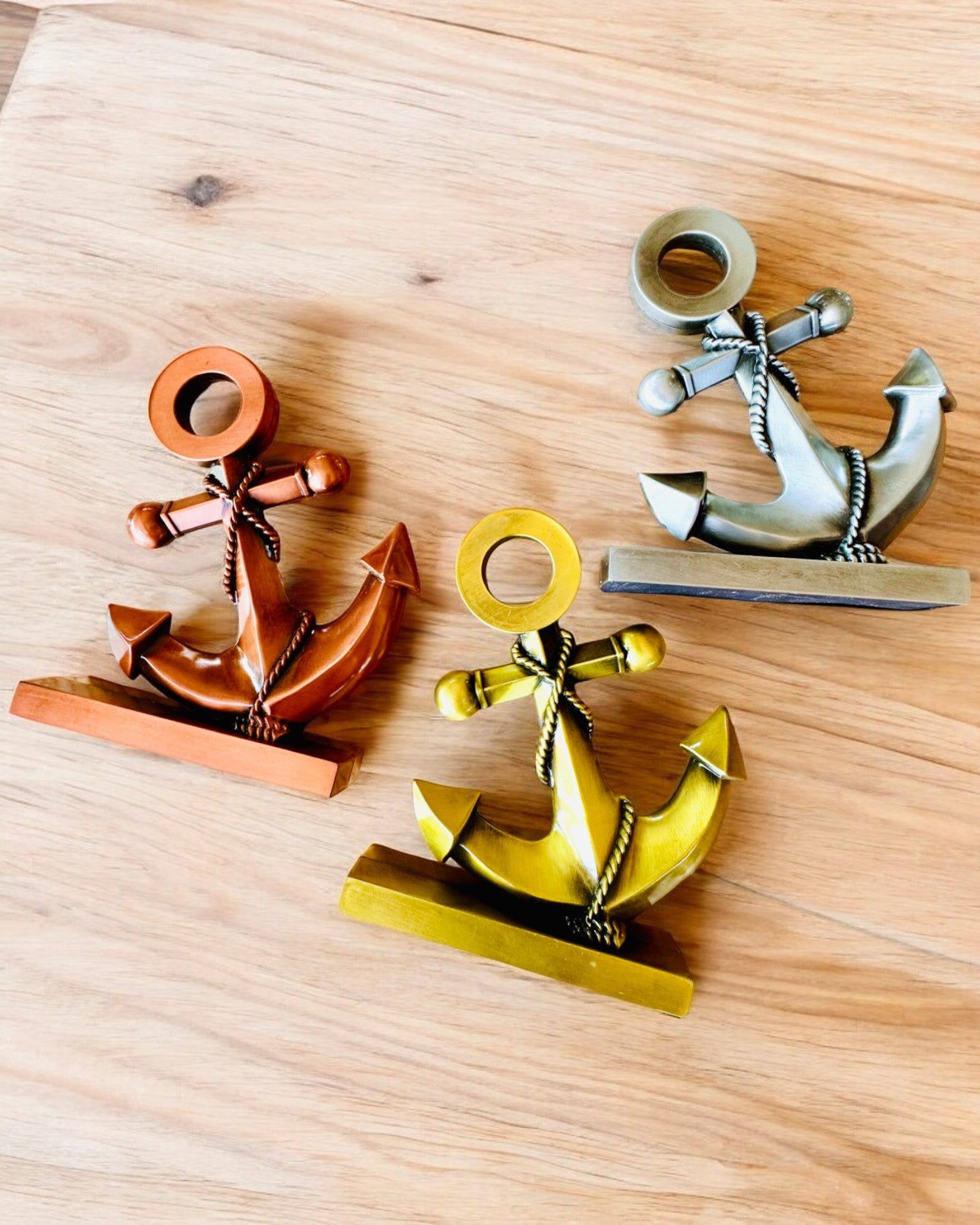 Ancla Decorativa de Aluminio - Decoración Elegante con Posibilidad de Grabado - 3 variantes de color