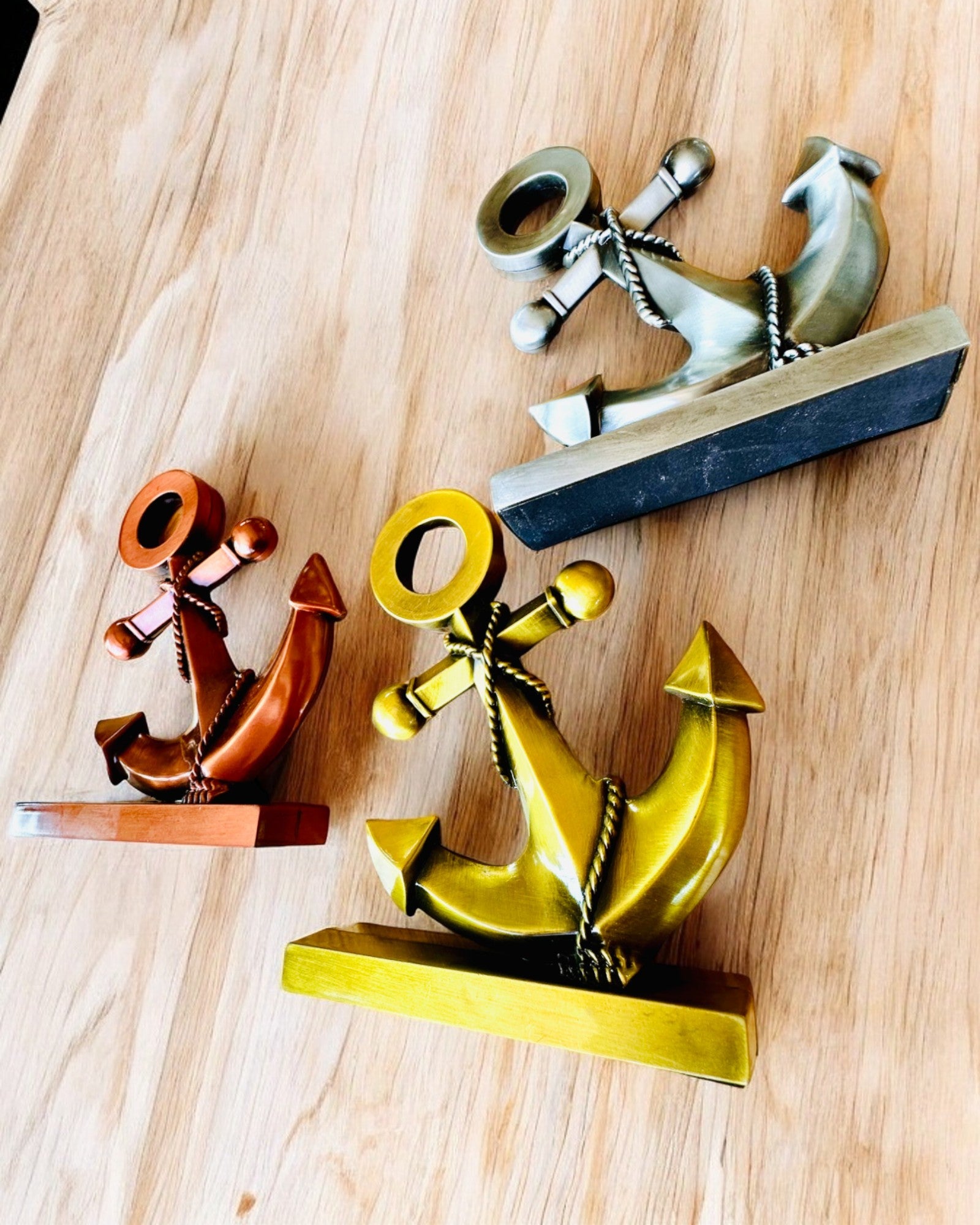 Ancla Decorativa de Aluminio - Decoración Elegante con Posibilidad de Grabado - 3 variantes de color