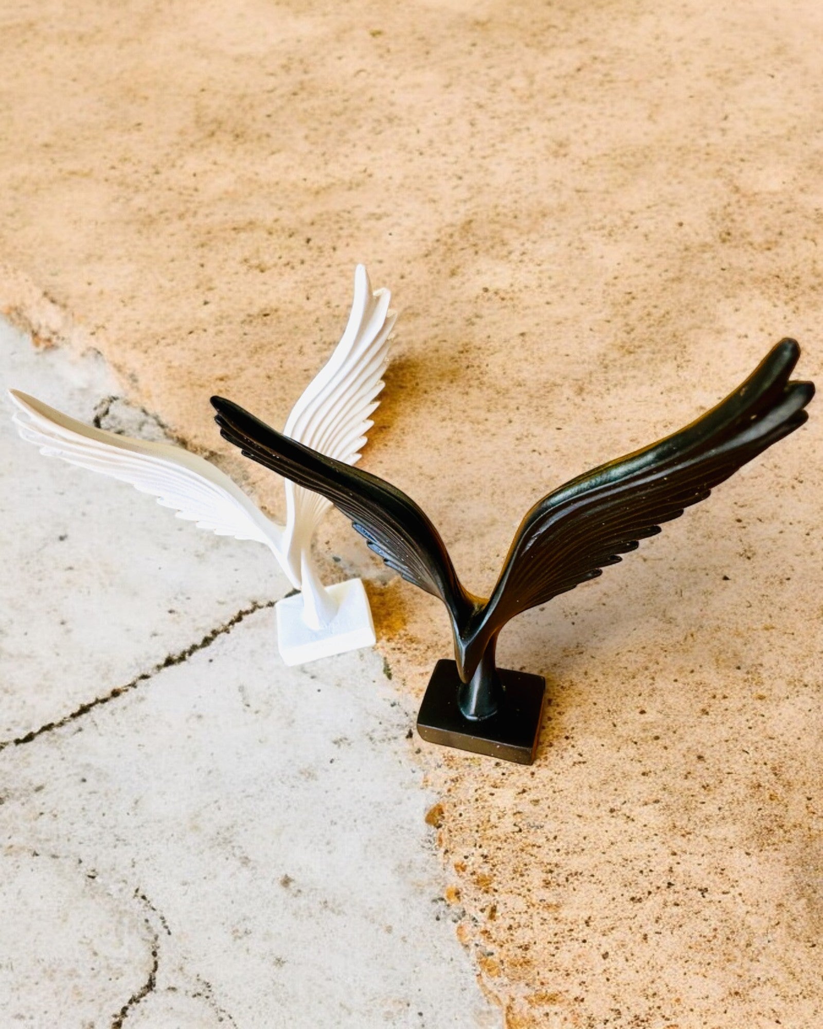 Figura Elegante de Alas de Ángel de 15 cm de altura – "Guardianes Alados", posibilidad de personalización con grabado para regalo, personalización, 2 variantes de color