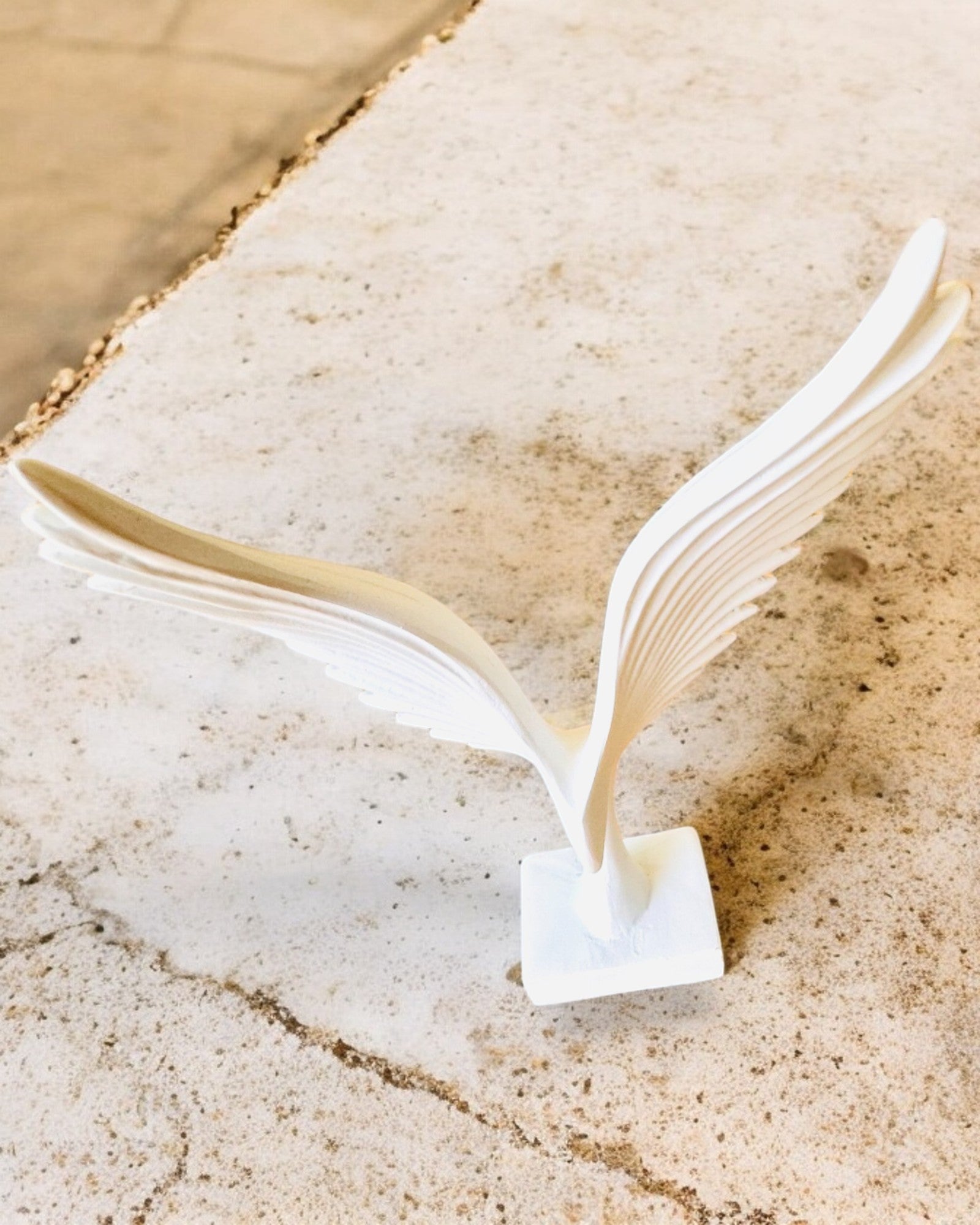 Figura Elegante de Alas de Ángel de 15 cm de altura – "Guardianes Alados", posibilidad de personalización con grabado para regalo, personalización, 2 variantes de color