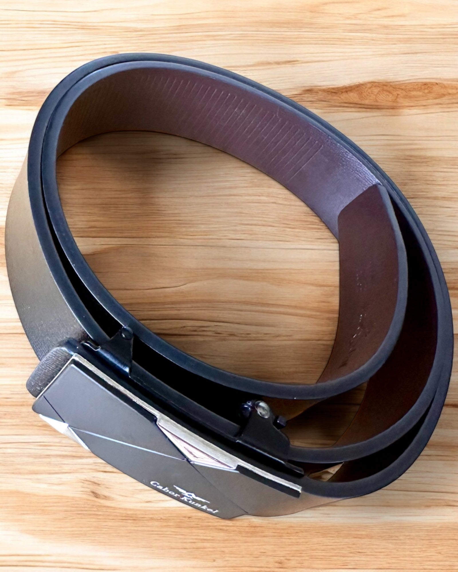 Cinturón Negro para Hombre con Hebilla Automática Cabor Kunkel, posibilidad de personalización con grabado para regalo