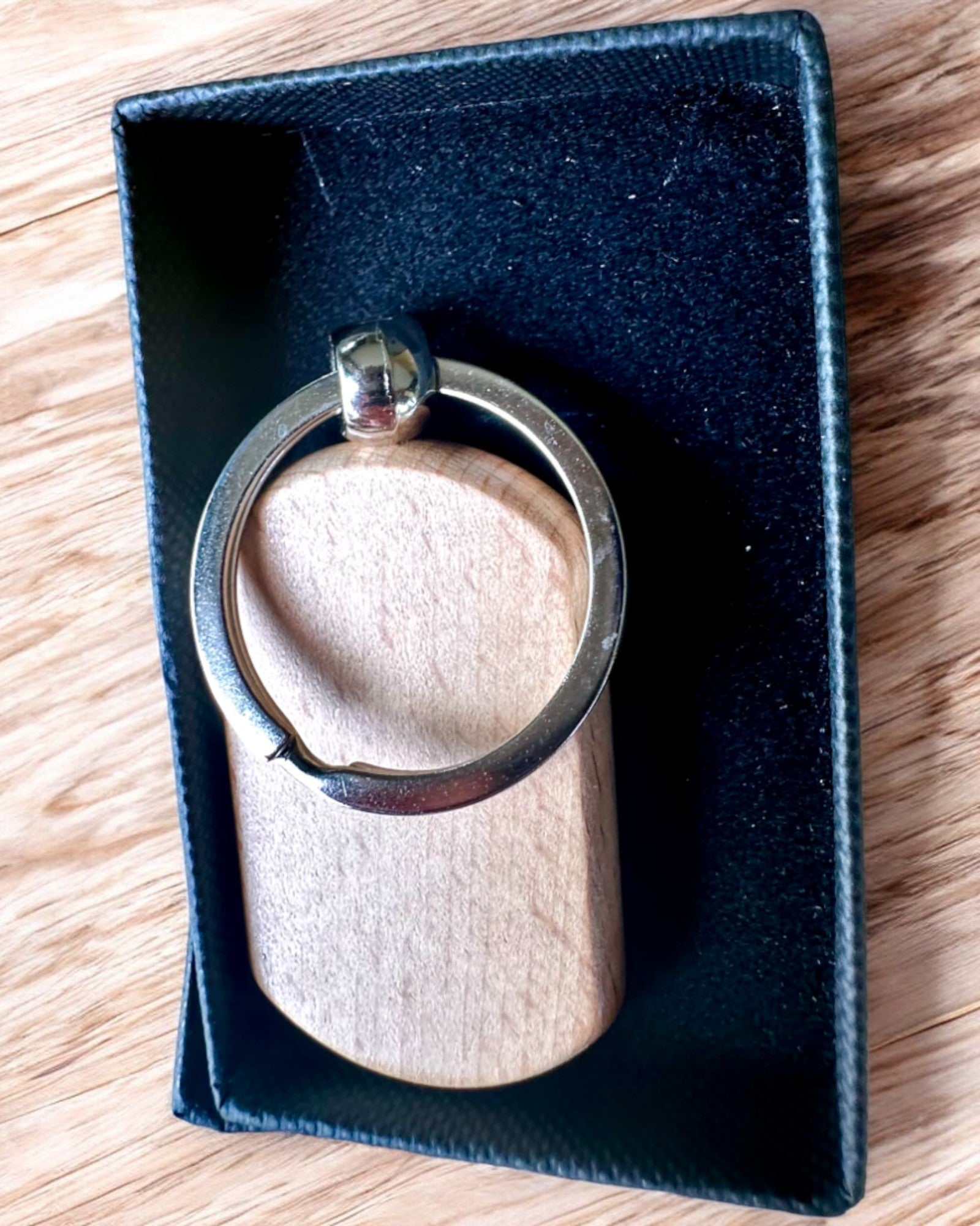 Elegante Llavero de Madera con Posibilidad de Personalización con Grabado – Ideal para Regalo