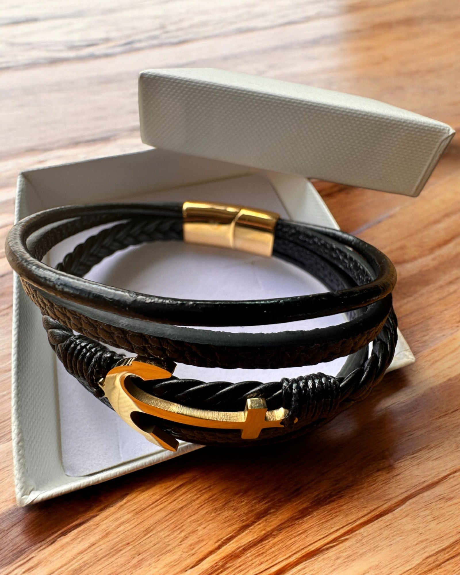 Pulsera masculina Ancla de Elegancia con opción de grabado para regalo