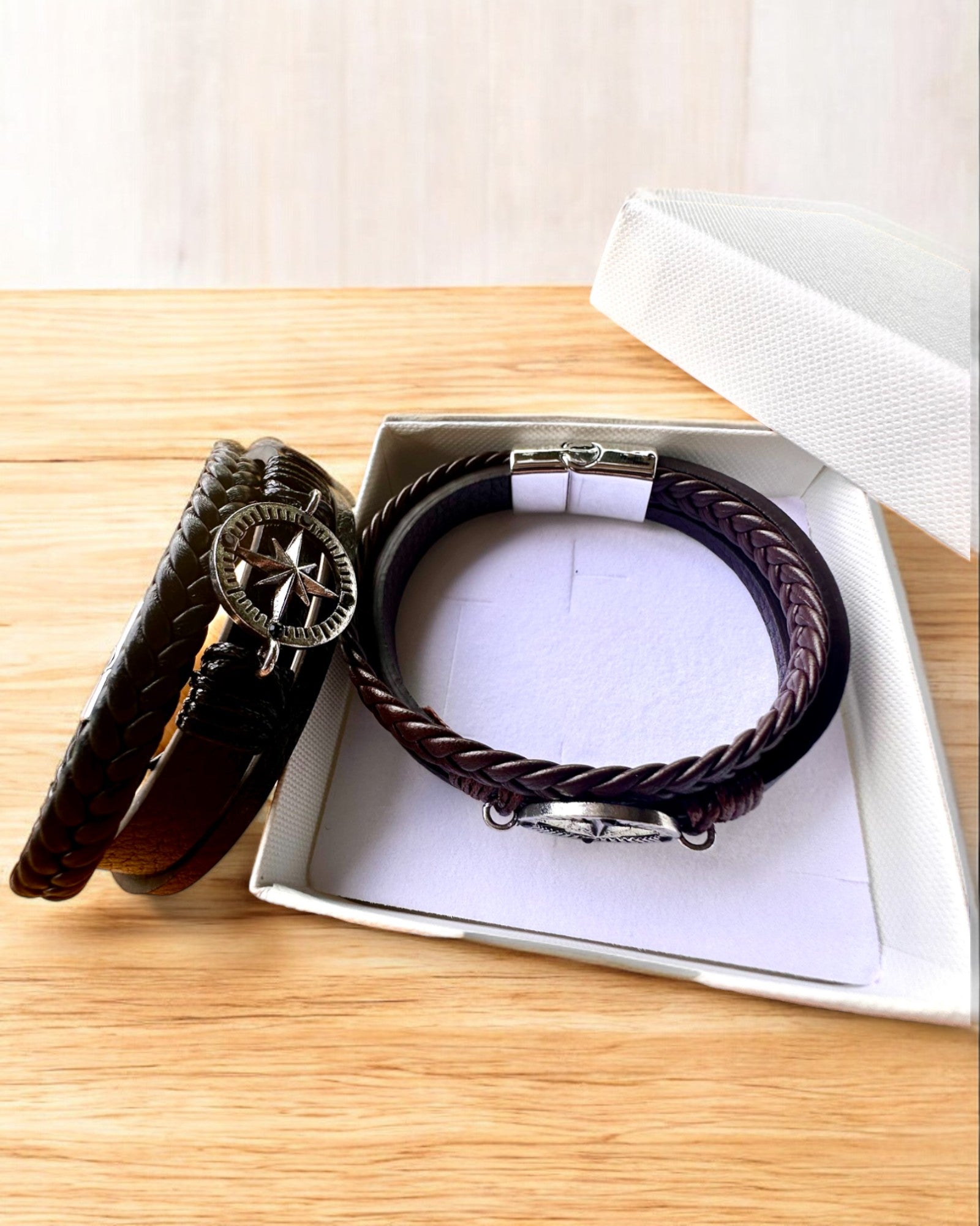 Pulsera "Compass Adventure" - posibilidad de personalización con grabado para regalo, 2 variantes de color a elegir