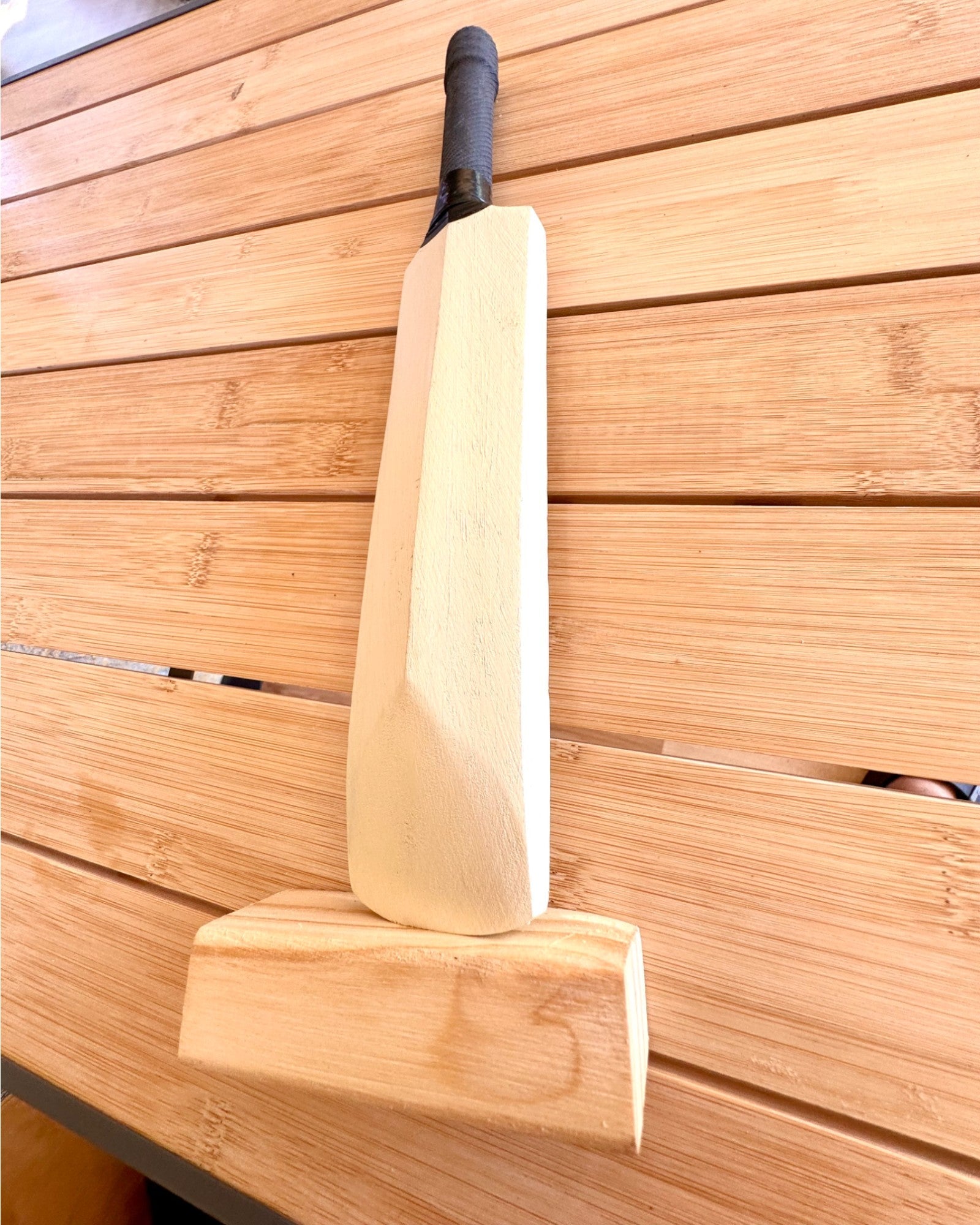 Bate de Cricket de Madera con Soporte - decoración, Ideal para Regalo con Opción de Grabado
