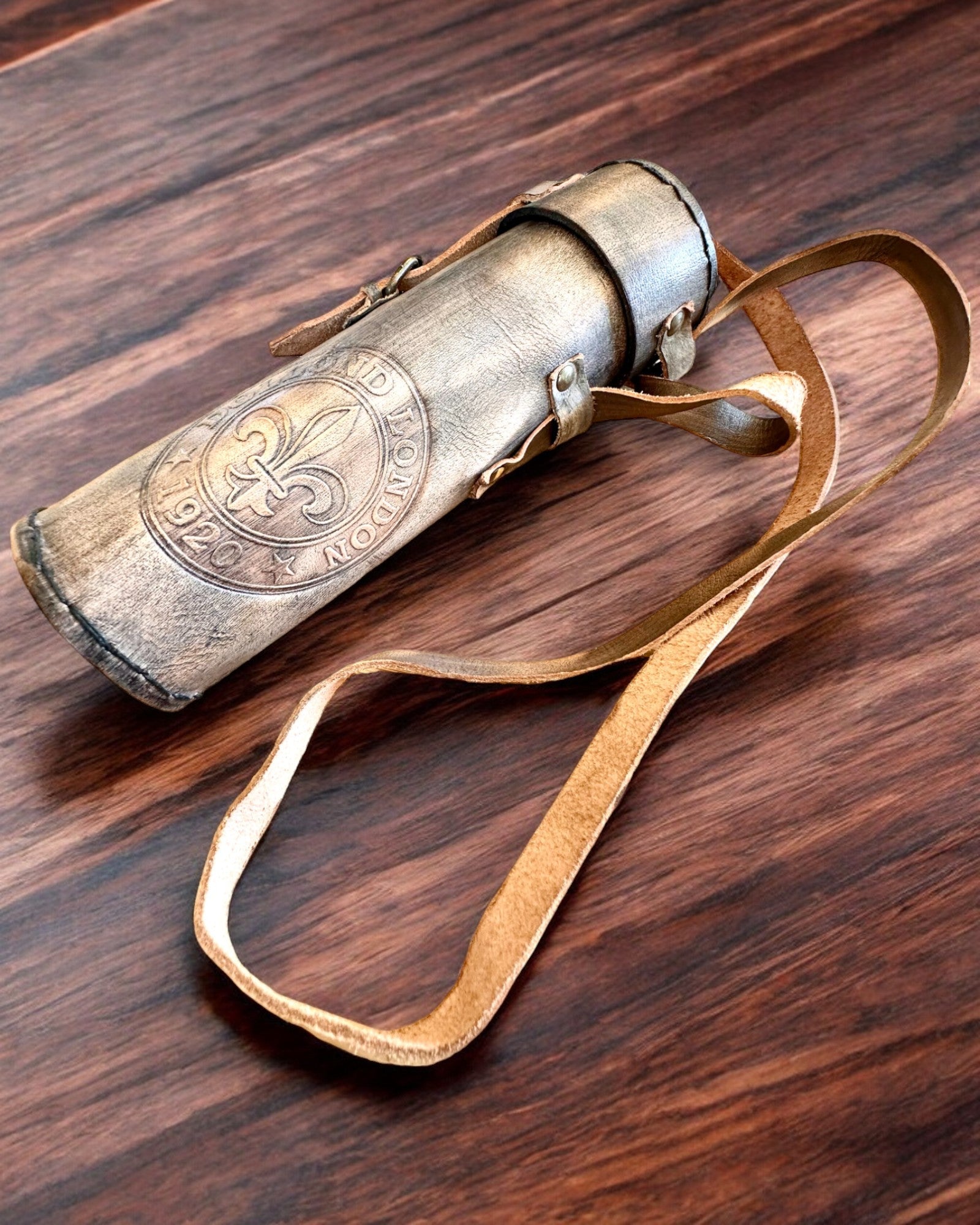 Luneta Premium "Voyager" con Luneta Grabada y Estuche de Cuero Natural, posibilidad de personalización con grabado para regalo