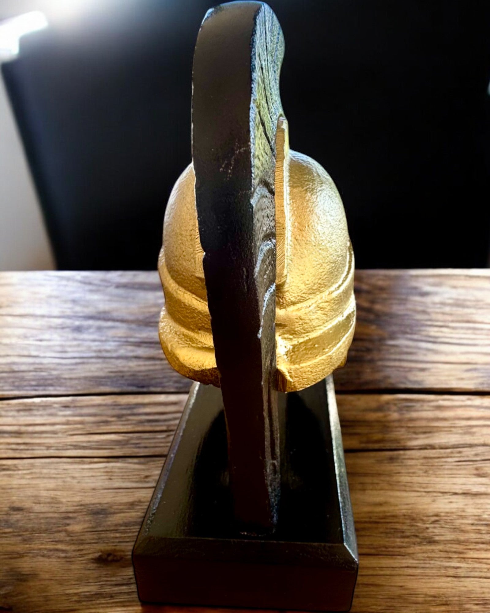 Casco espartano premium – escultura decorativa hecha a mano, posibilidad de personalización con grabado para regalo