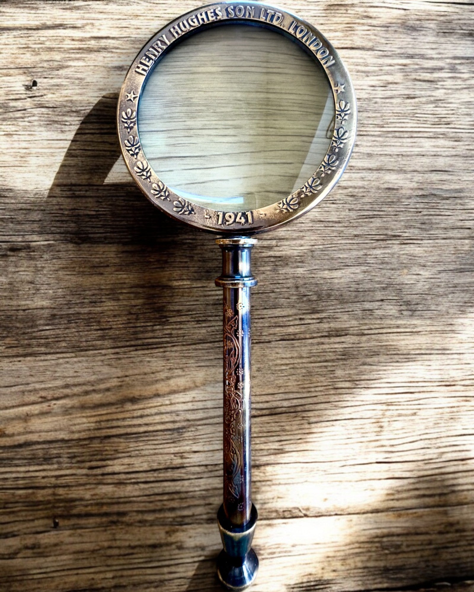 Lupa de Latón Navigator 1941 con Estuche de Cuero – Hecha a Mano, Premium, posibilidad de personalización para regalo