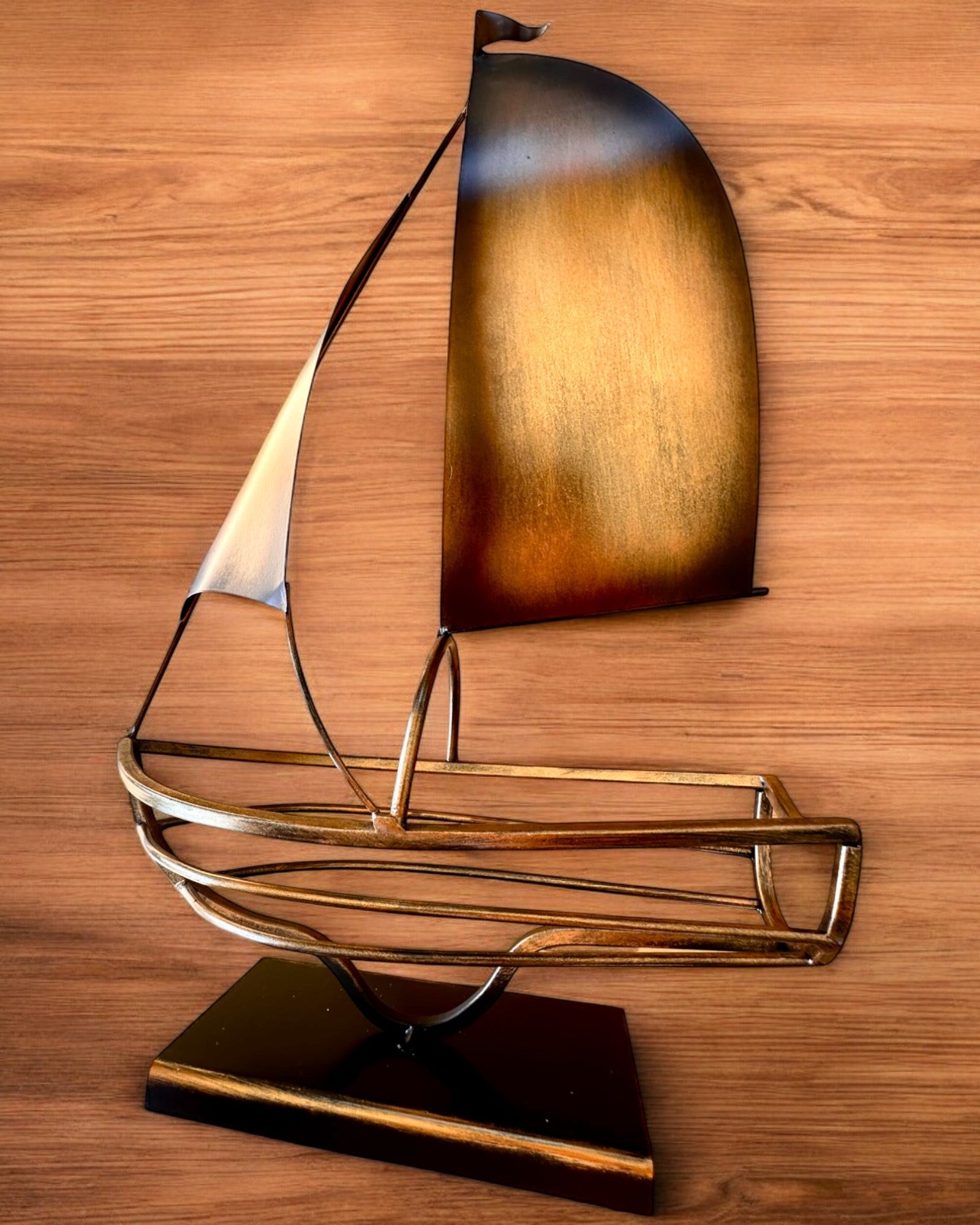 Soporte Metálico para Vino de 45 cm de altura, "Fantasía Marinera" - en Forma de Velero con Posibilidad de Grabado para regalo