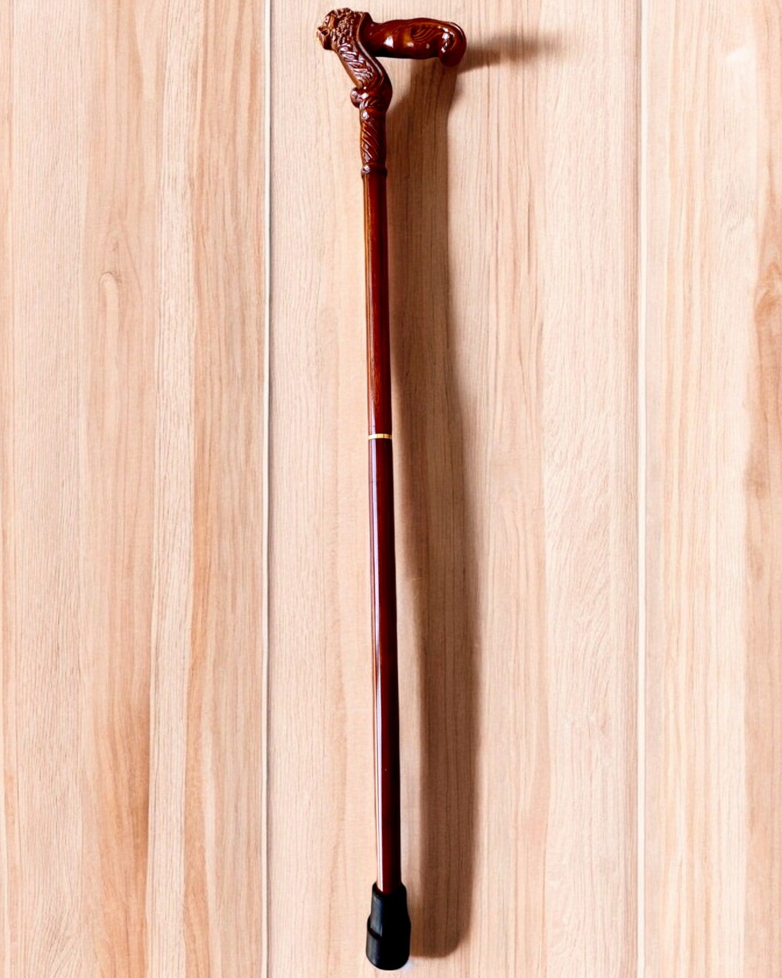 Bastón de paseo 'Bastón "Rey de la Selva", de madera, posibilidad de personalización con grabado'