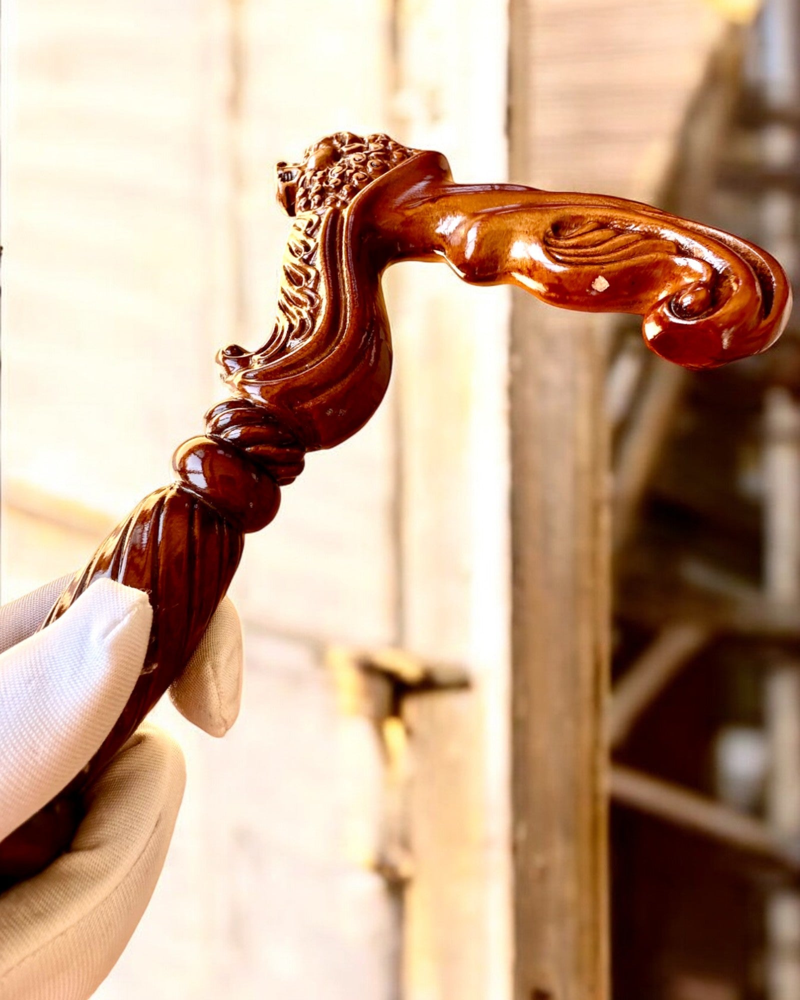 Bastón de paseo 'Bastón "Rey de la Selva", de madera, posibilidad de personalización con grabado'