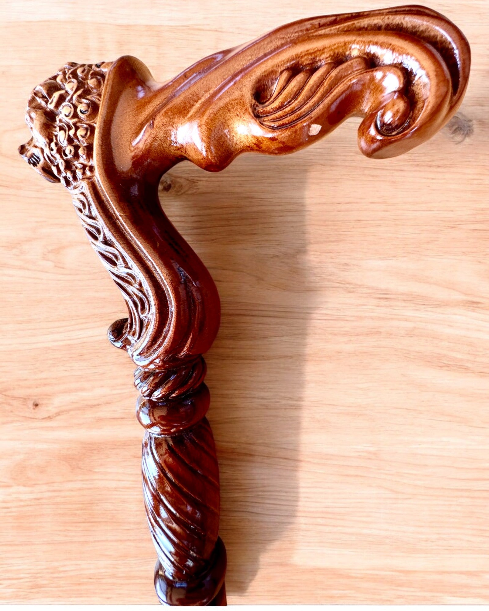 Bastón de paseo 'Bastón "Rey de la Selva", de madera, posibilidad de personalización con grabado'