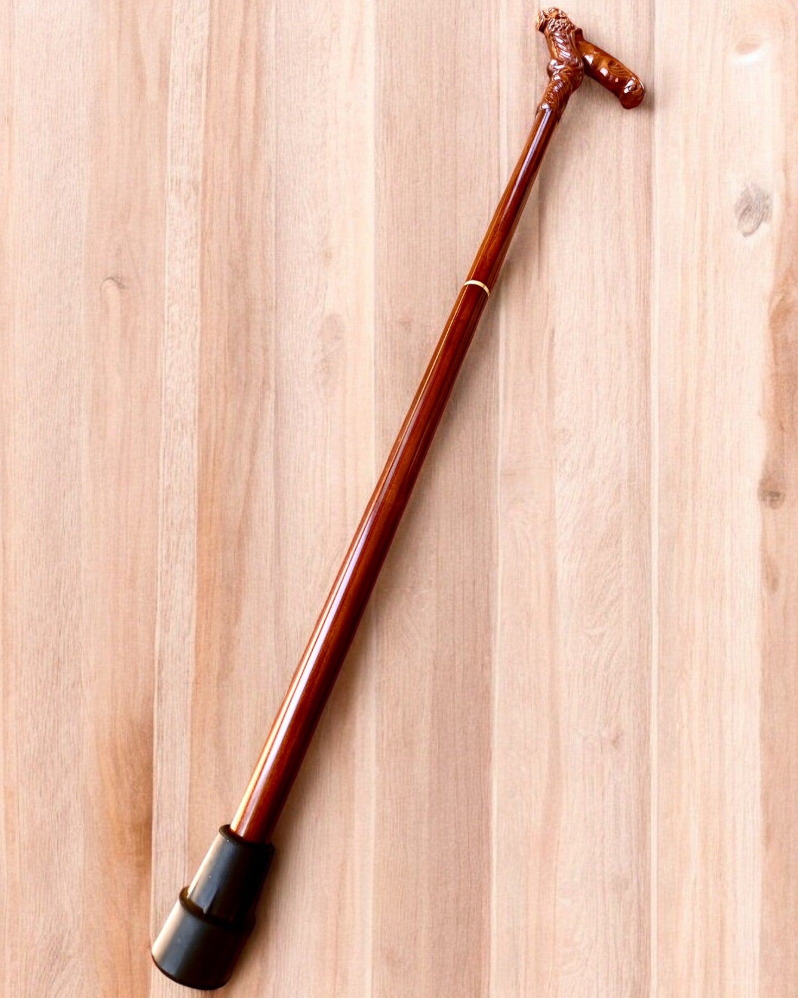 Bastón de paseo 'Bastón "Rey de la Selva", de madera, posibilidad de personalización con grabado'