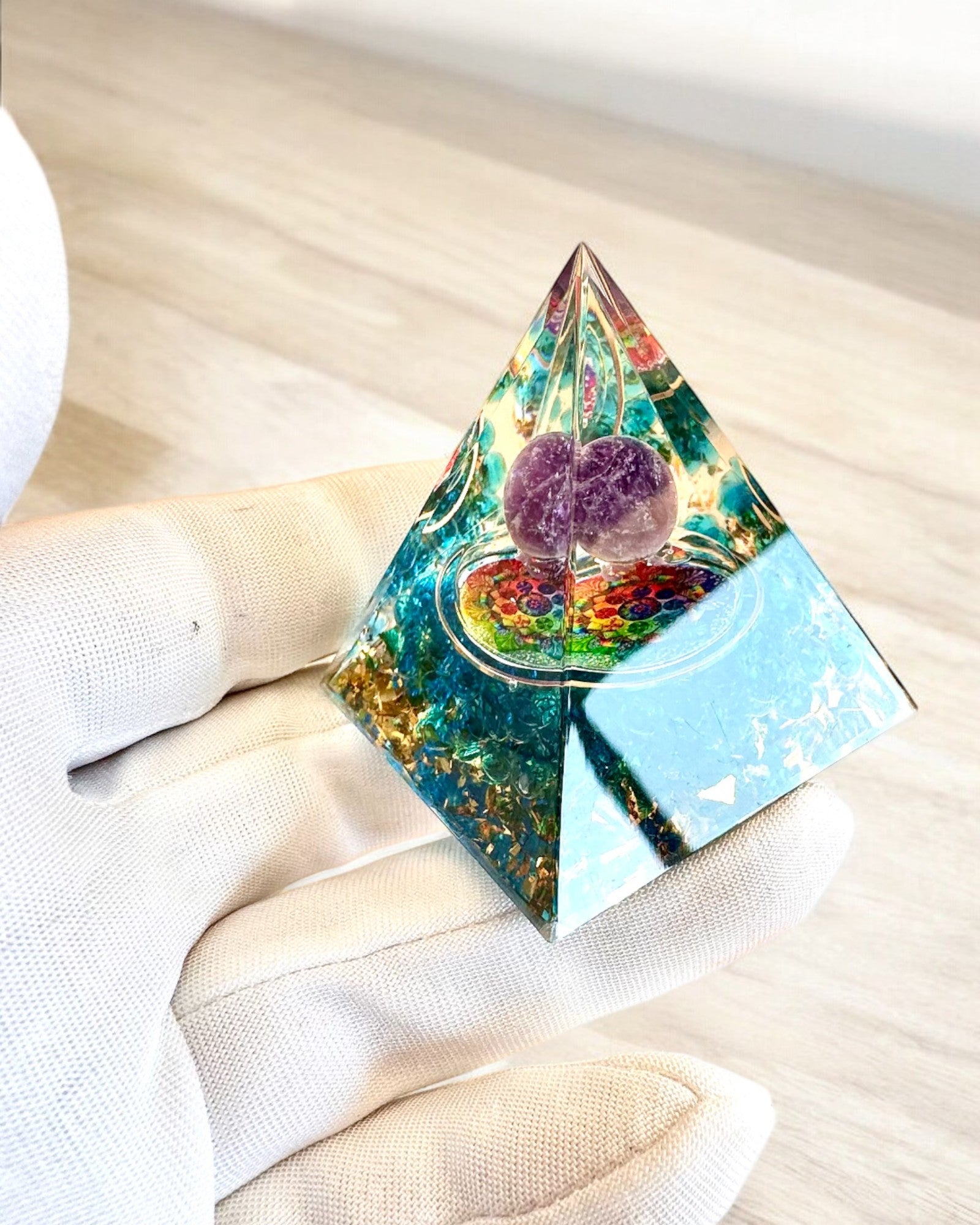 Pirámide Energética orgonita "Mystic Aura"