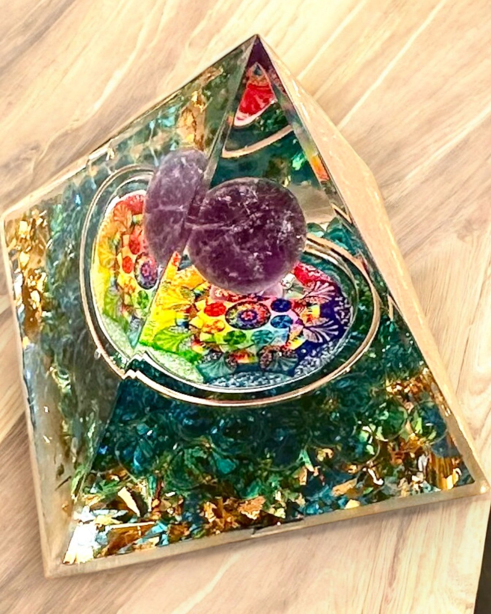 Pirámide Energética orgonita "Mystic Aura"