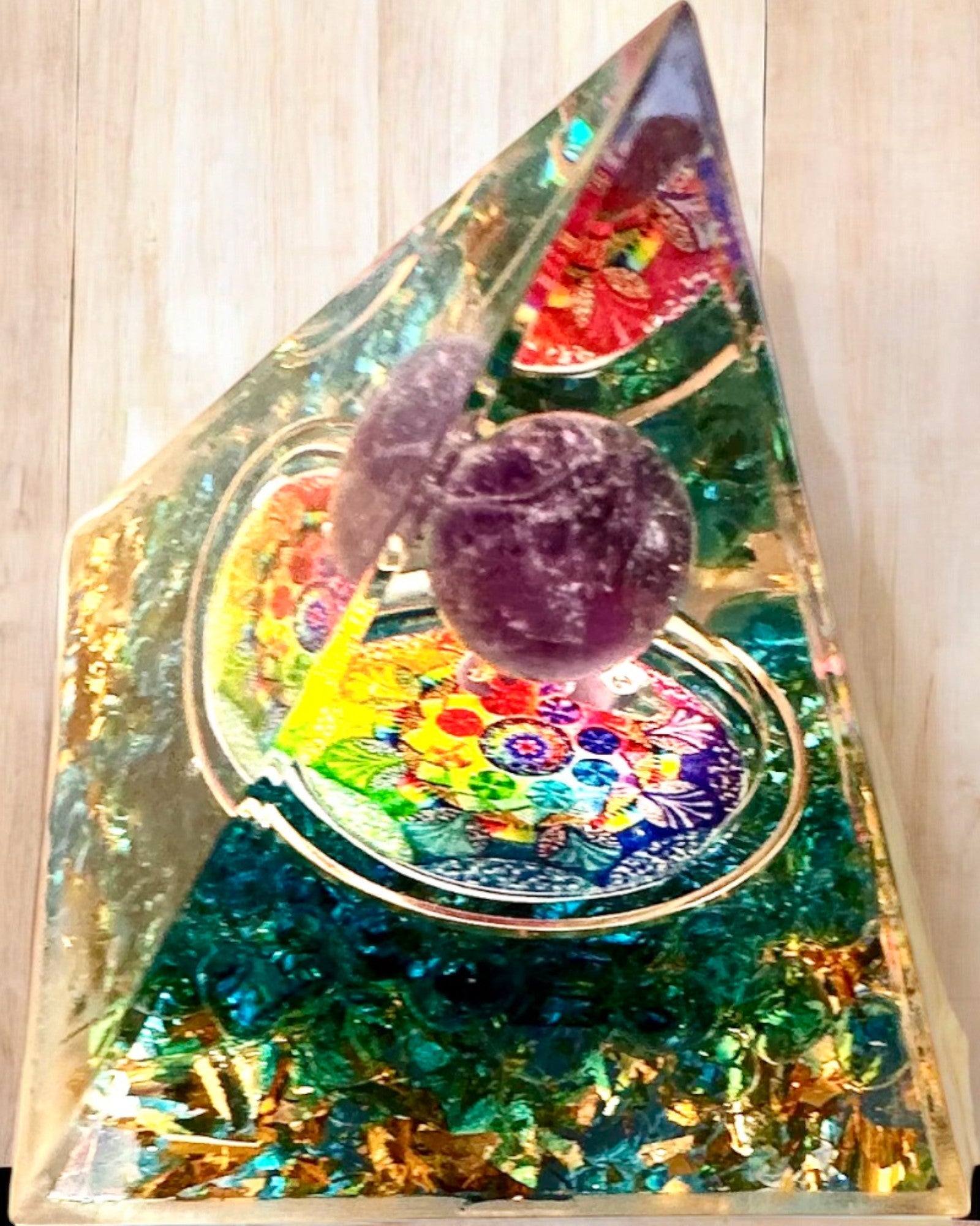 Pirámide Energética orgonita "Mystic Aura"