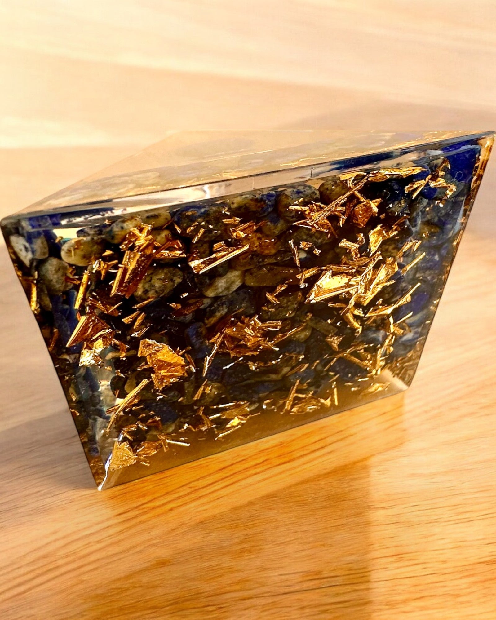 Pirámide Energética orgonita "Pirámide Cósmica" Esencia Galáctica, para regalo