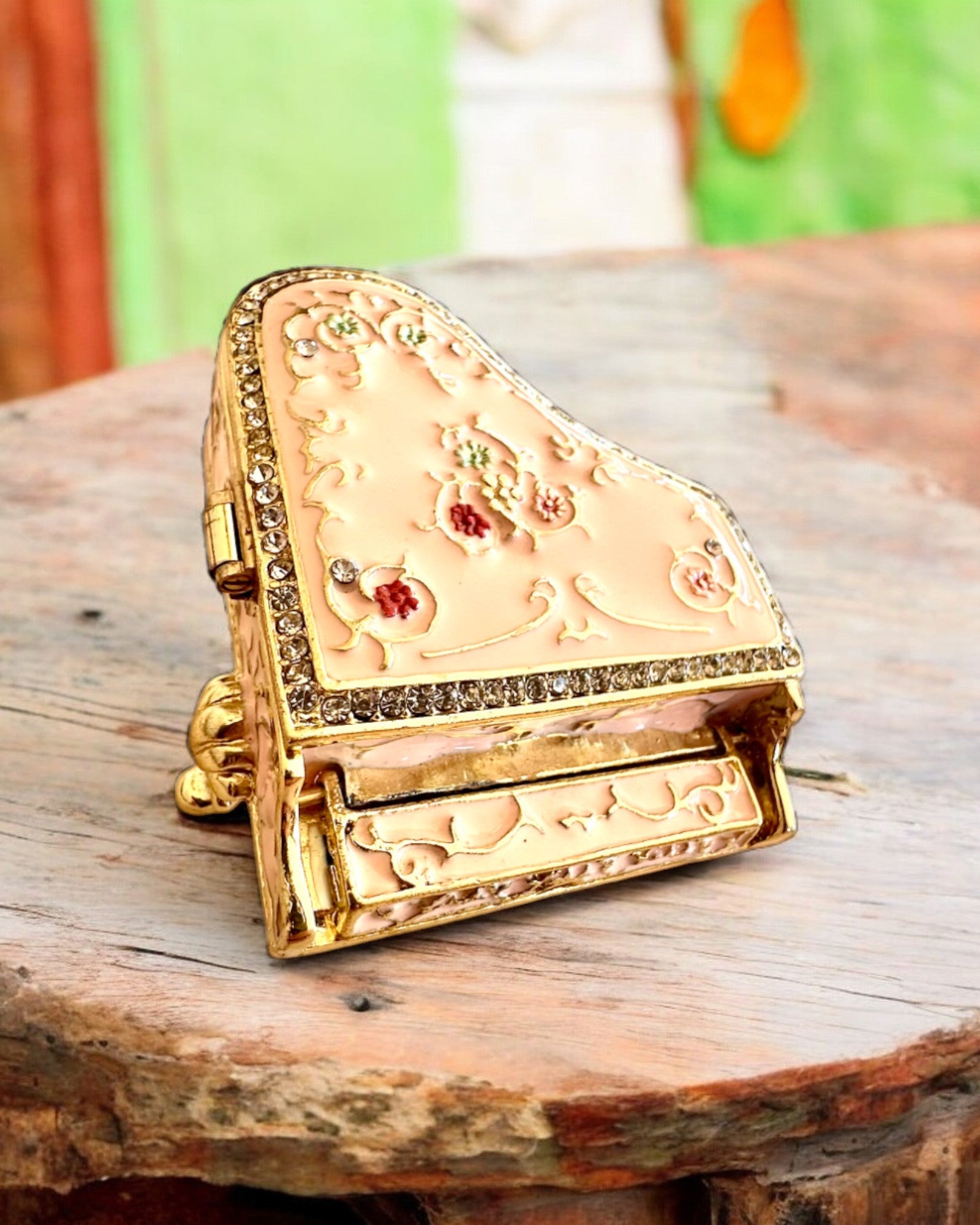 Elegante joyero "Mini Piano - rosas clásicas" - con opción de grabado para regalo