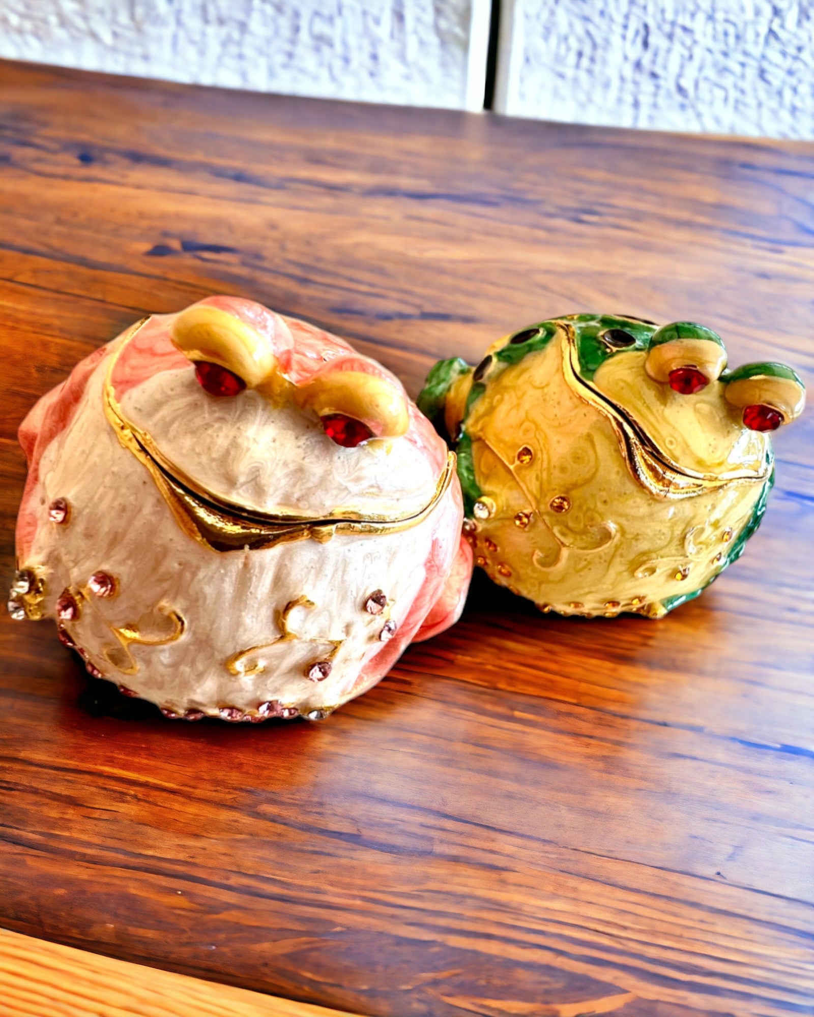 Elegante caja decorativa "Żabi Skarb" para regalo personalización, con opción de grabado