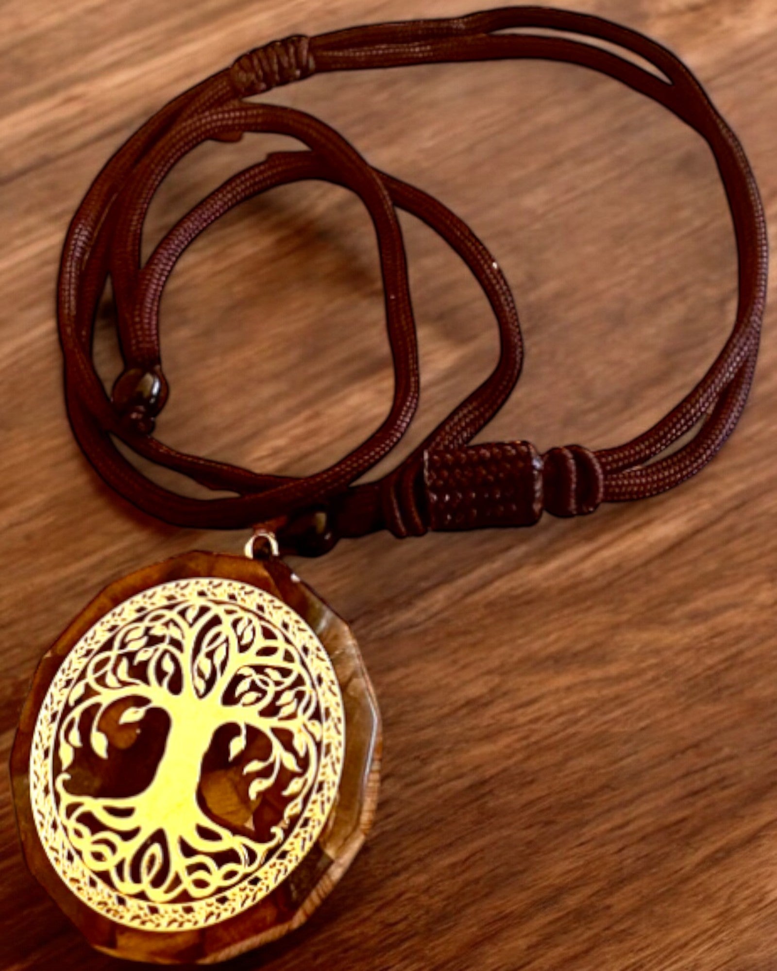 Amuleto "Árbol de la Vida" con ojo de tigre, collar para regalo con personalización grabada