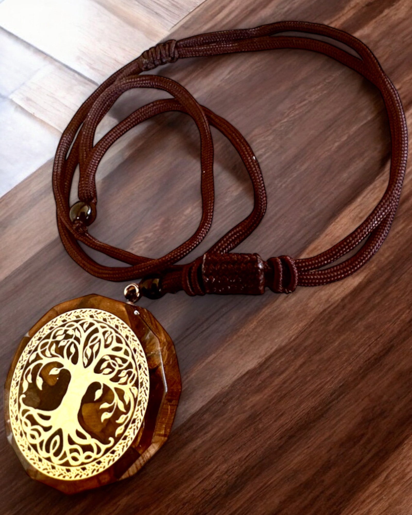 Amuleto "Árbol de la Vida" con ojo de tigre, collar para regalo con personalización grabada