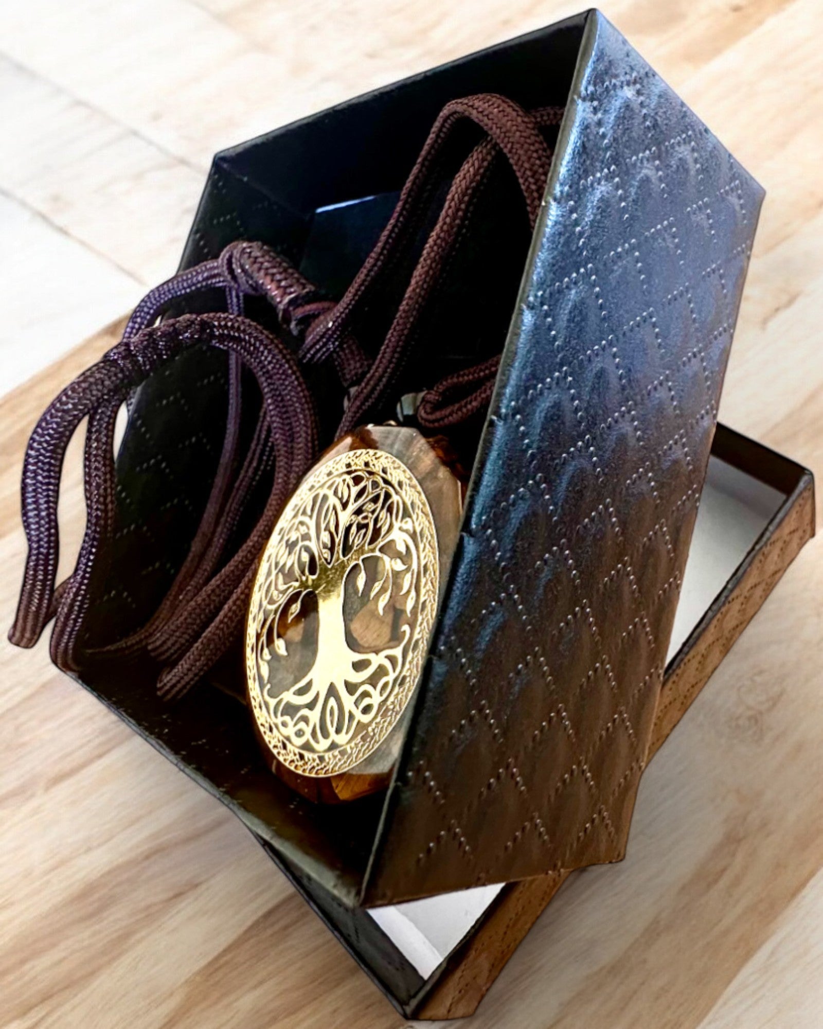 Amuleto "Árbol de la Vida" con ojo de tigre, collar para regalo con personalización grabada