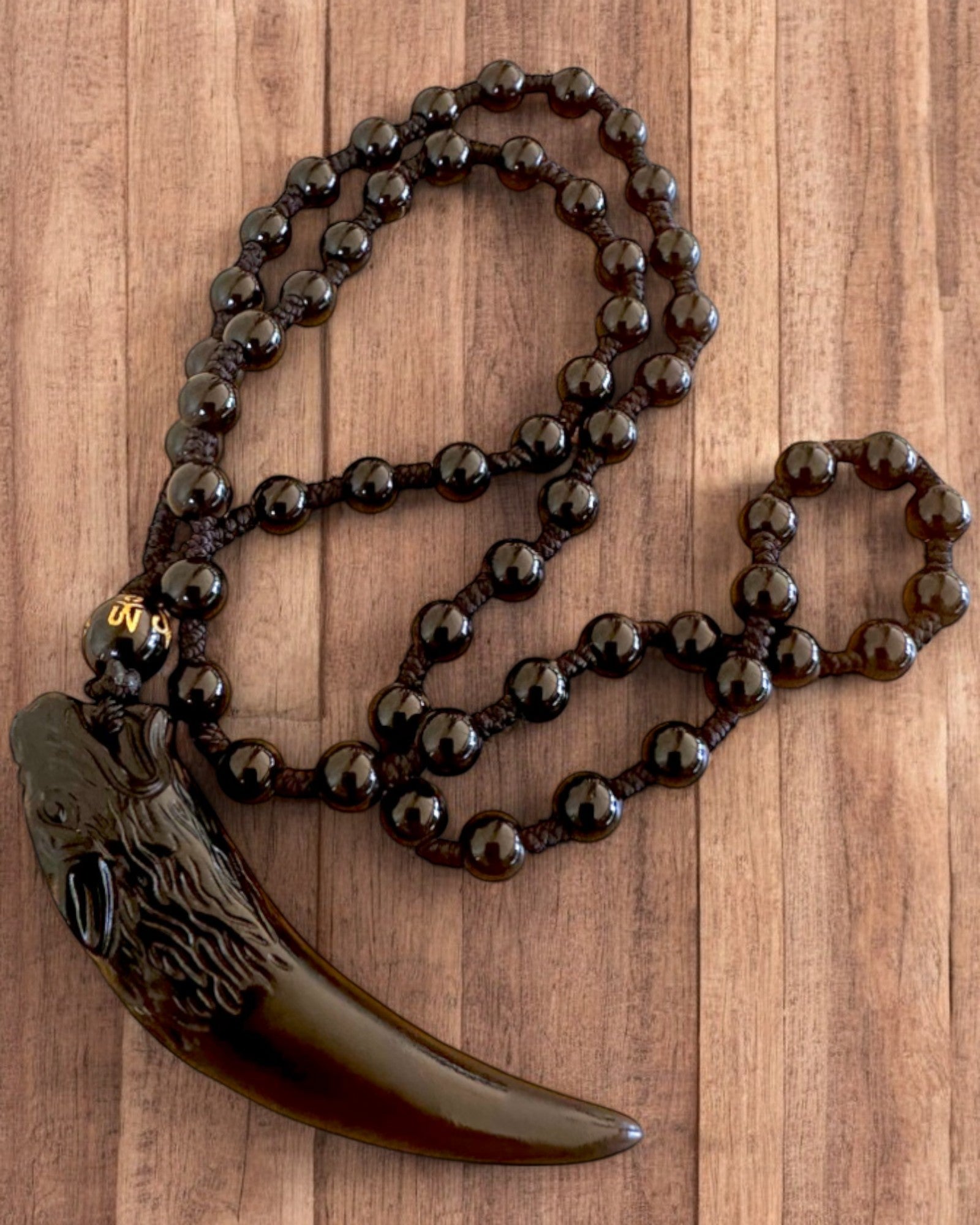 Colmillo de Lobo de Jade - Amuleto de Fuerza y Protección, posibilidad de personalización con grabado para regalo