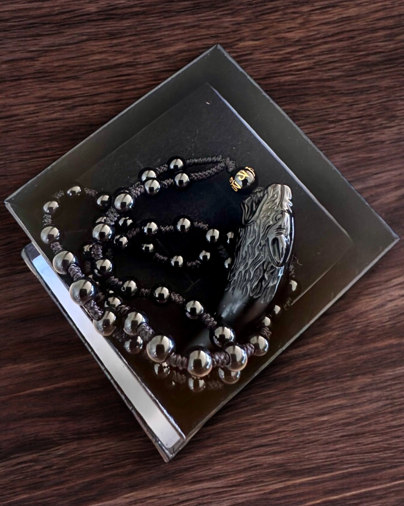 Colmillo de Lobo de Jade - Amuleto de Fuerza y Protección, posibilidad de personalización con grabado para regalo