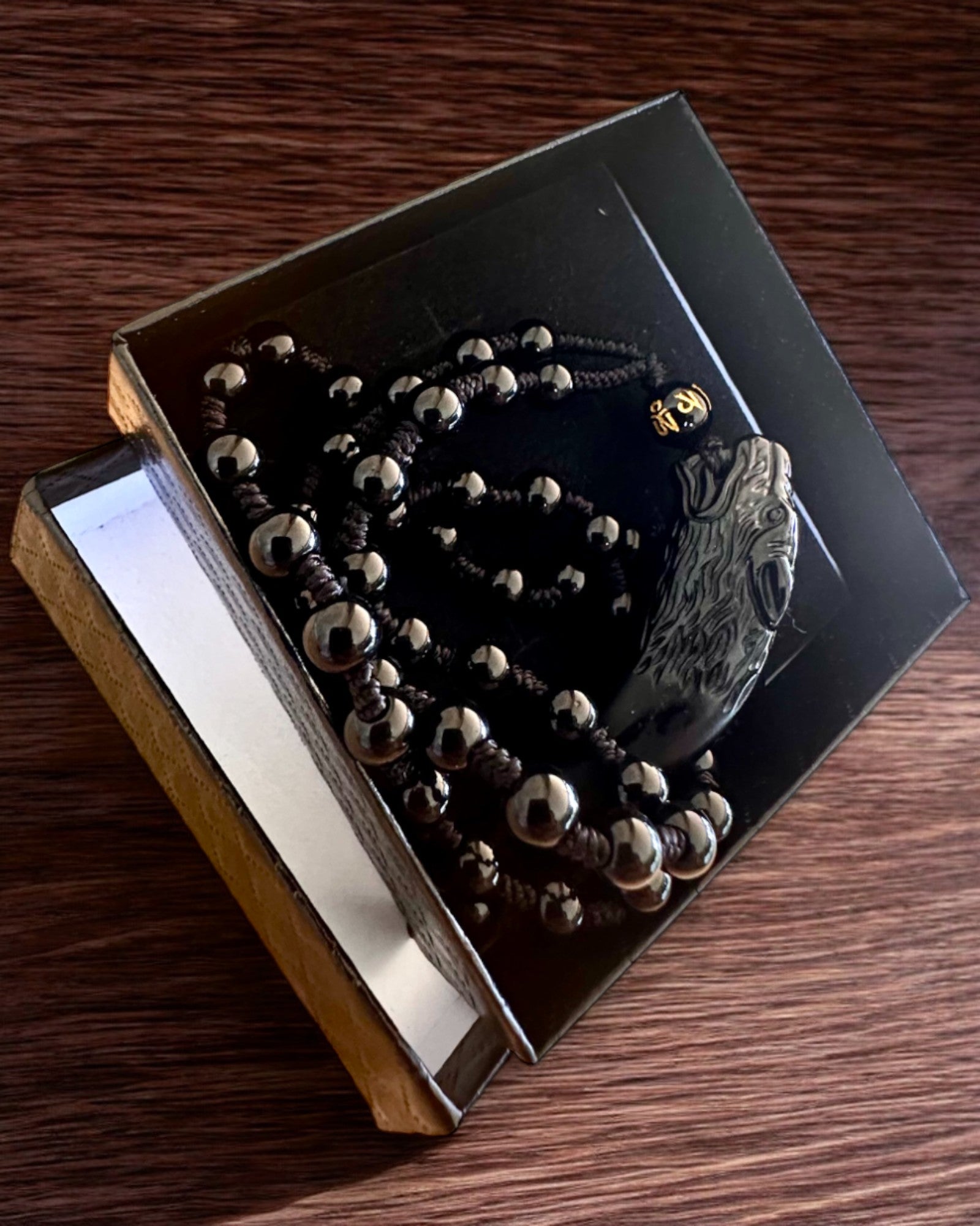 Colmillo de Lobo de Jade - Amuleto de Fuerza y Protección, posibilidad de personalización con grabado para regalo