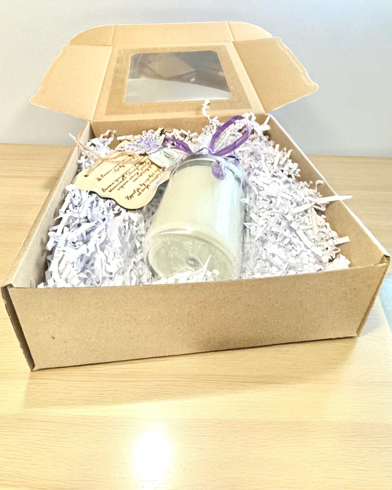 Vela de soja intencional Amatista – calma, armonía y purificación, 250 ml, posibilidad de personalización para regalo