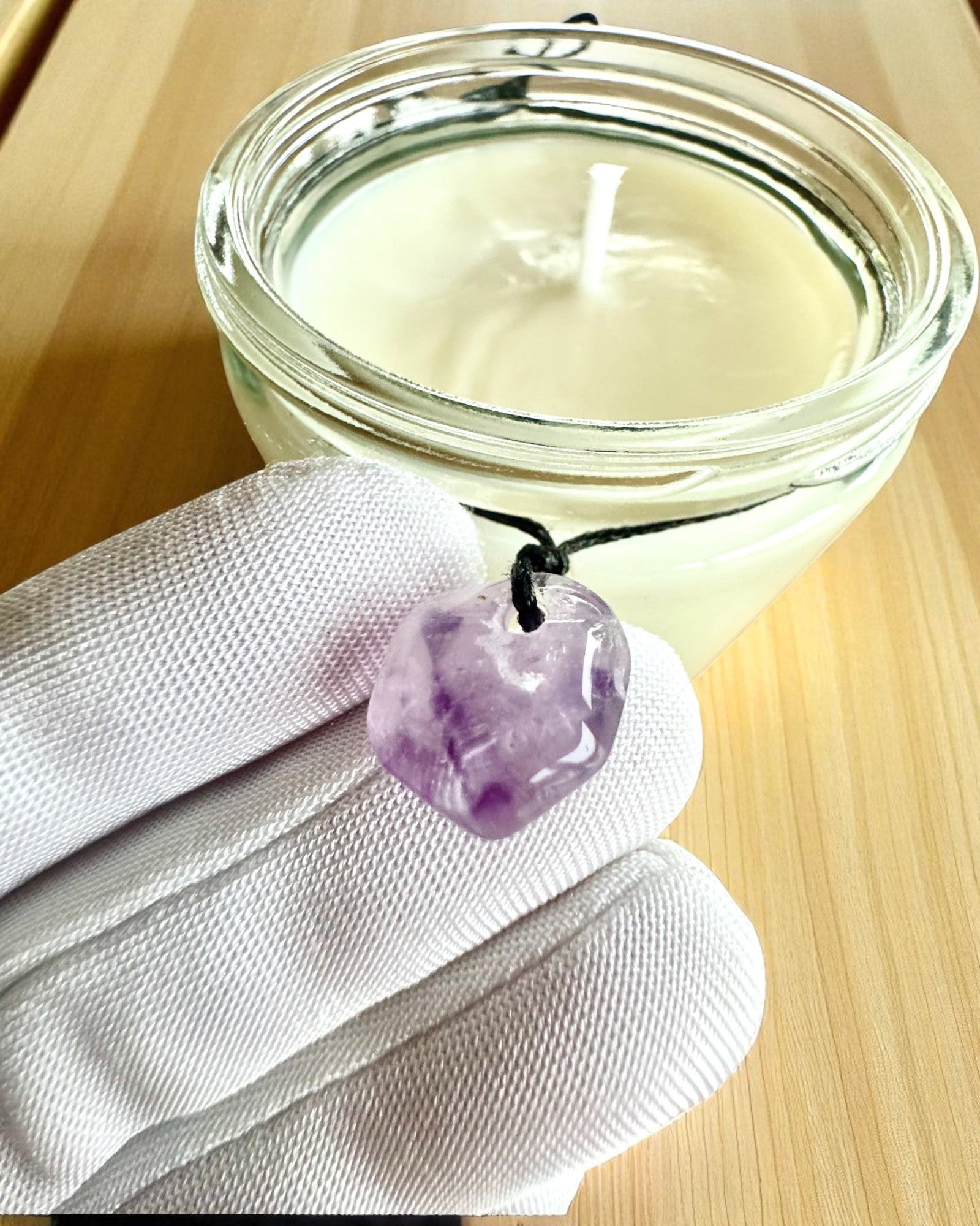 Vela de soja intencional Amatista – calma, armonía y purificación, 250 ml, posibilidad de personalización para regalo