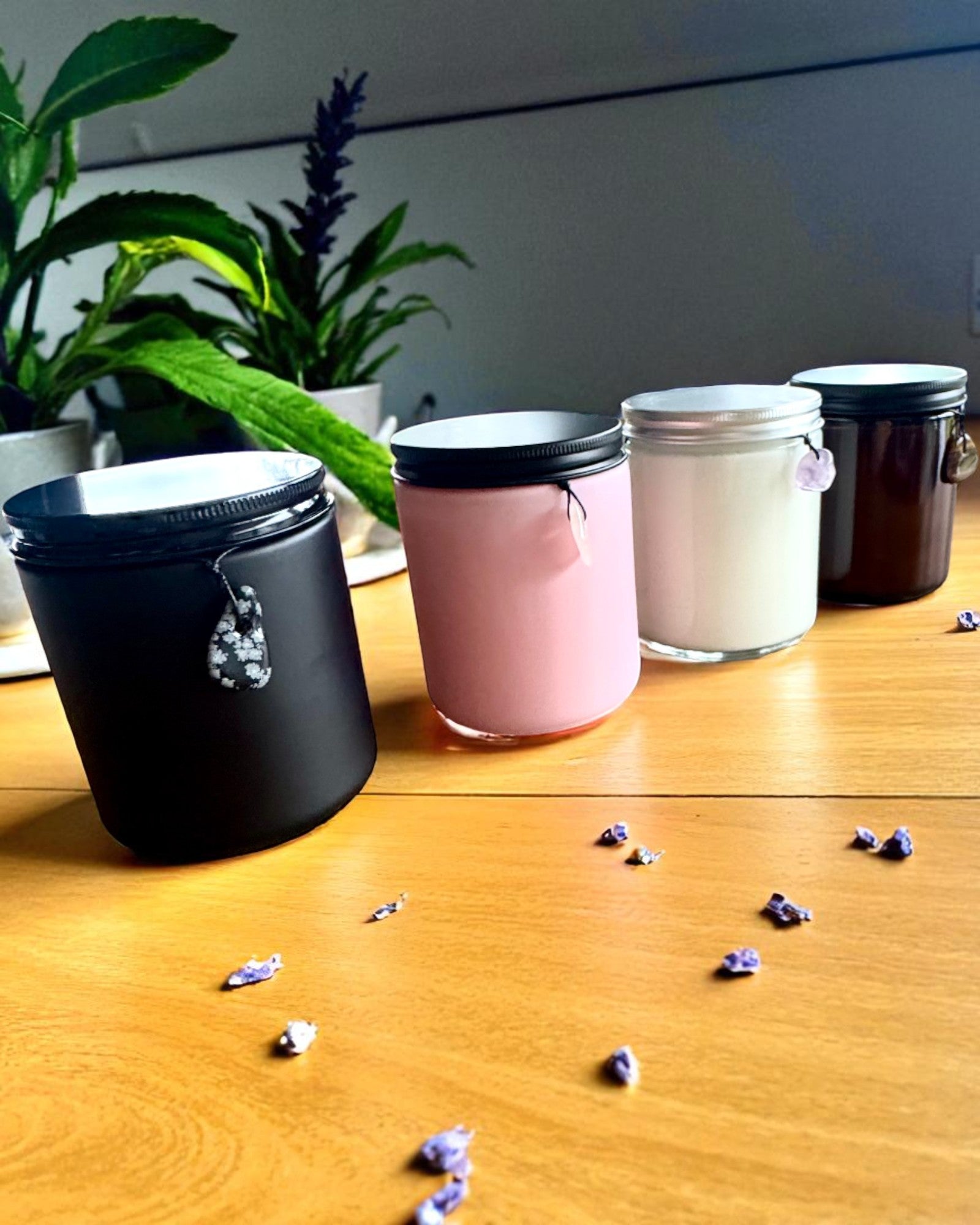 Vela de soja intencional Amatista – calma, armonía y purificación, 250 ml, posibilidad de personalización para regalo