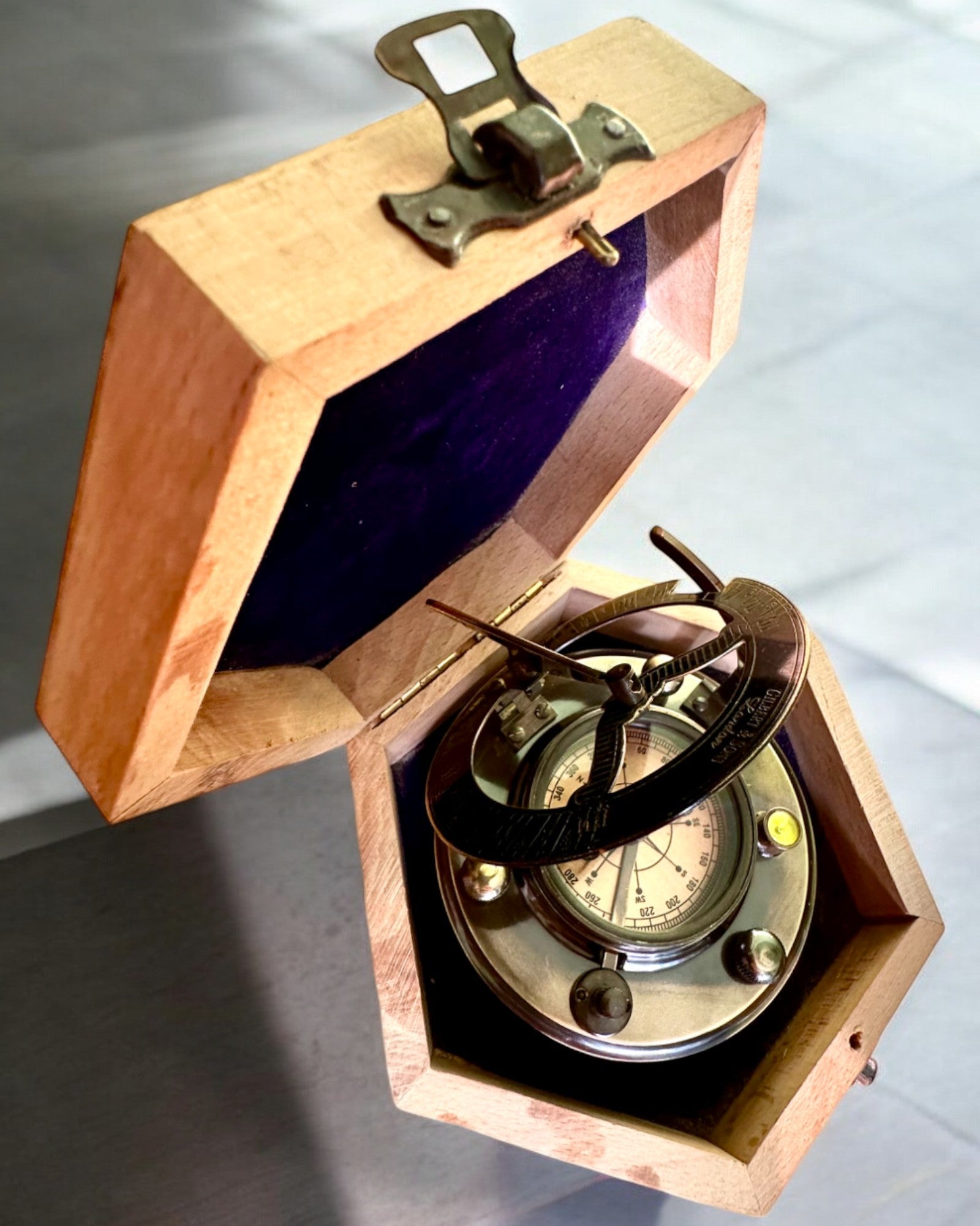 Brújula Capitán "Odkrywca 2" - posibilidad de personalización con grabado para regalo, 2 variantes de color a elegir