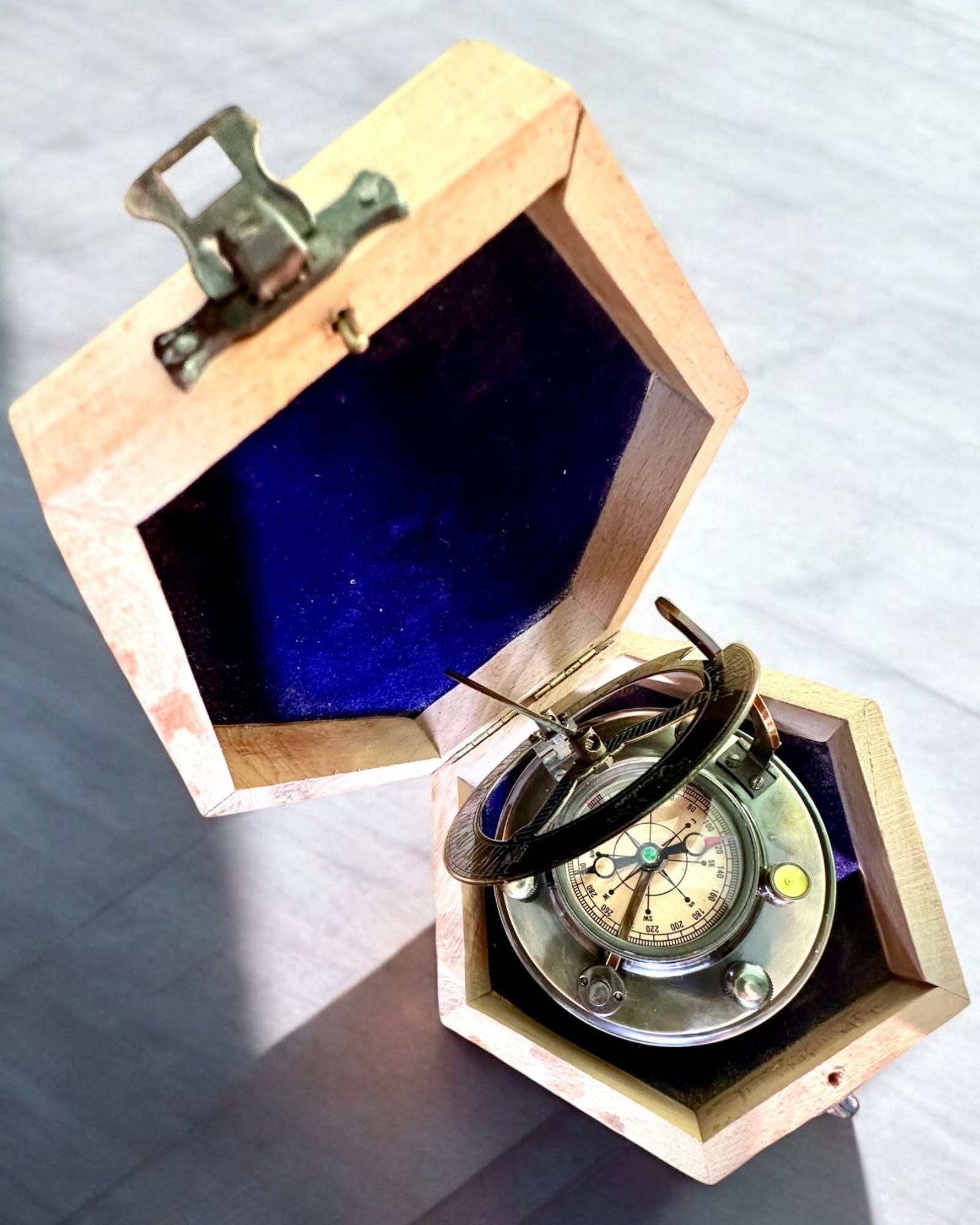 Brújula Capitán "Odkrywca 2" - posibilidad de personalización con grabado para regalo, 2 variantes de color a elegir