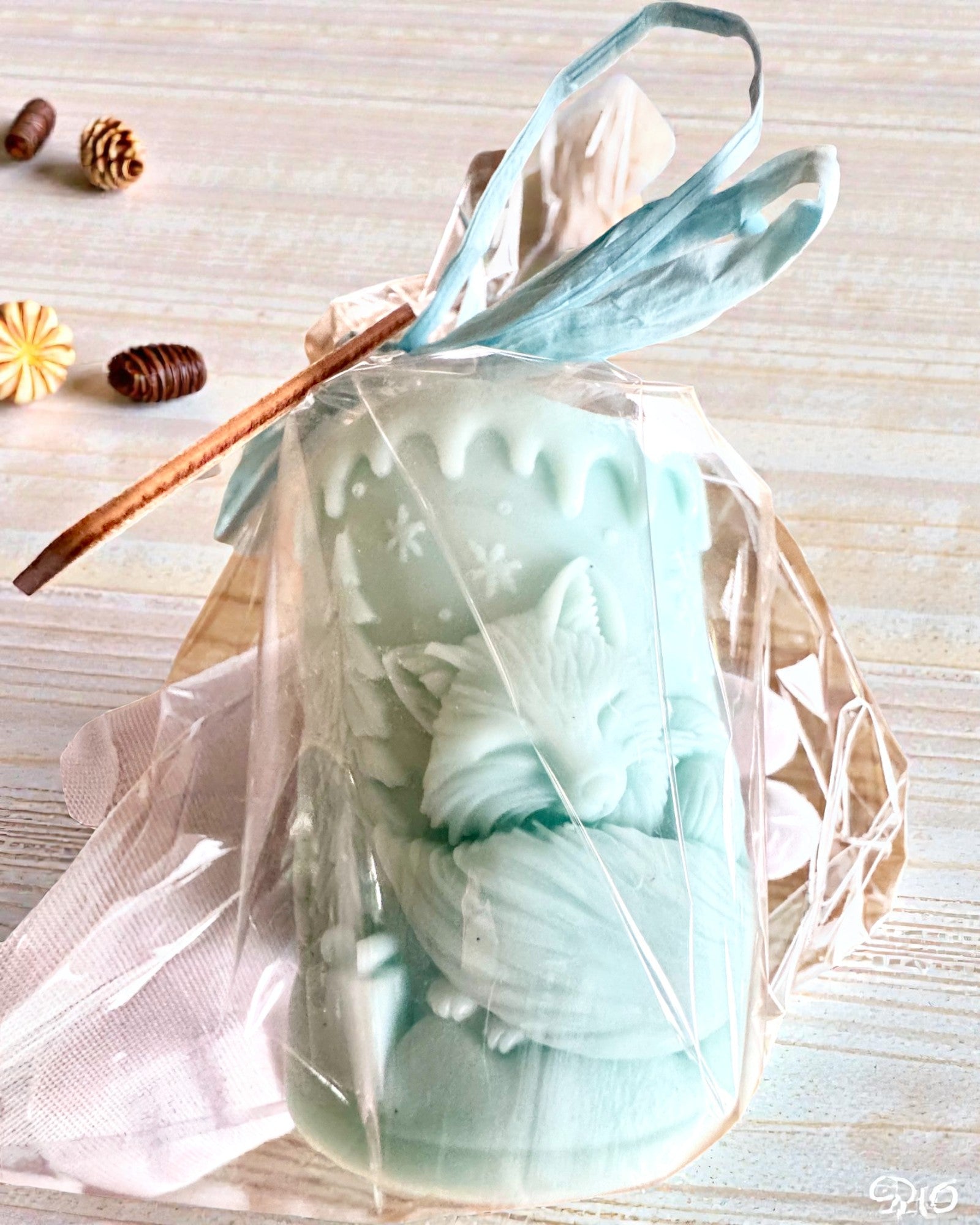 Vela de soja Zorro Invernal, 7,5 cm de altura, vela de soja vertida a mano con un adorable zorro dormido, personalizable con grabado en la placa