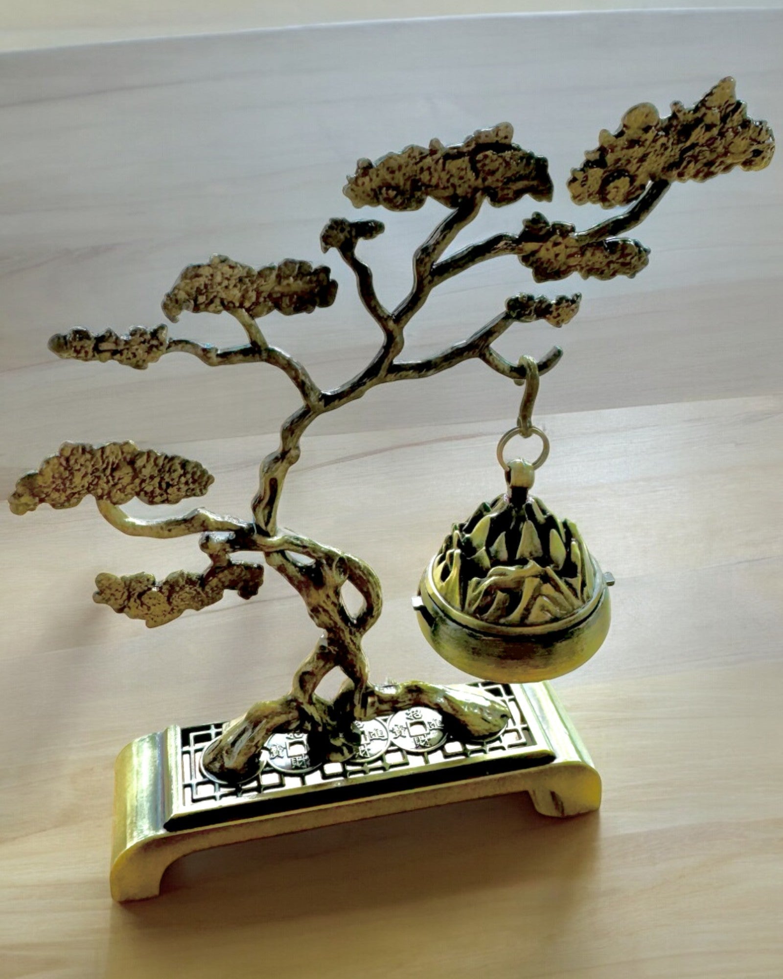 Elegante Soporte Metálico para Incienso Bonsai - posibilidad de personalización con grabado para regalo