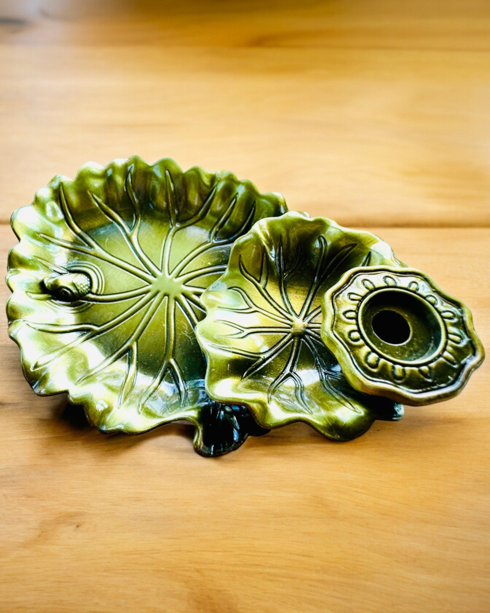 Elegante Soporte de Metal para Incienso Hoja de Loto - 4 variantes a elegir, posibilidad de personalización con grabado para regalo