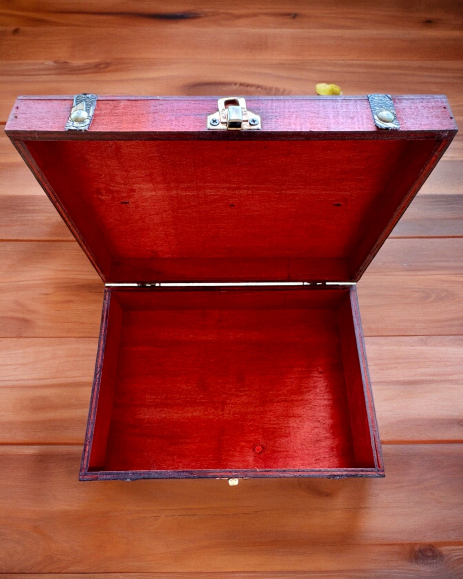 Antigua Caja de Madera con Posibilidad de Grabado, 23 cm x 16 cm x 7.5 cm