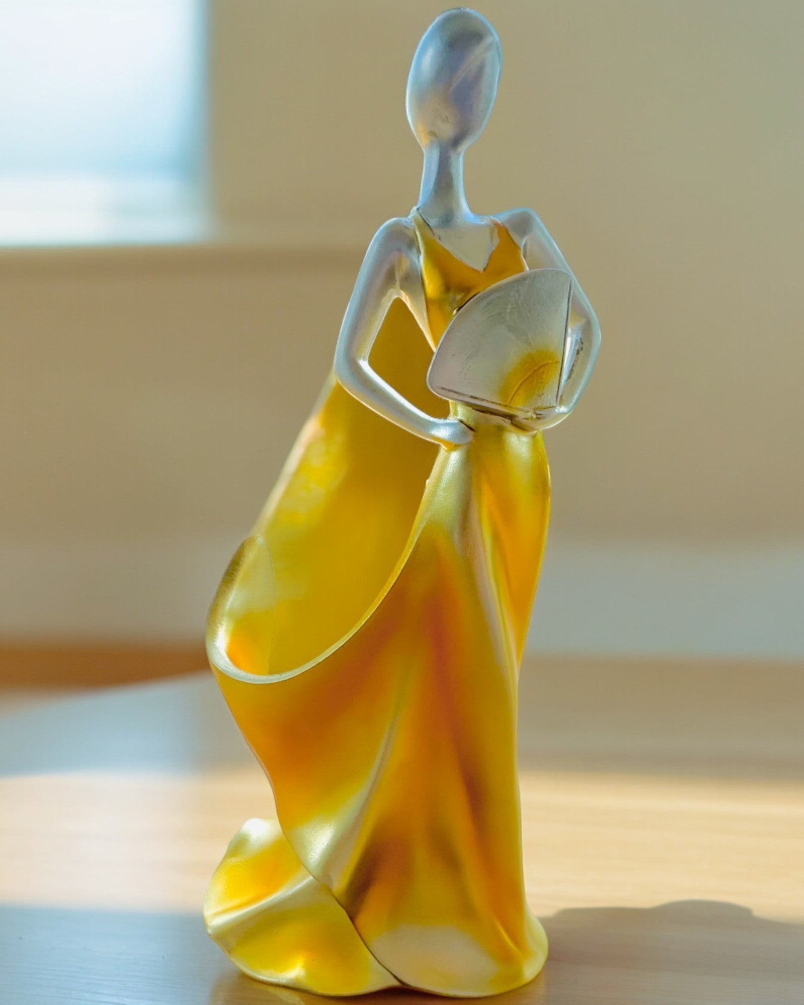 Elegante Soporte para Botellas - Estatua de Dama - personalización con grabado, 2 variantes a elegir