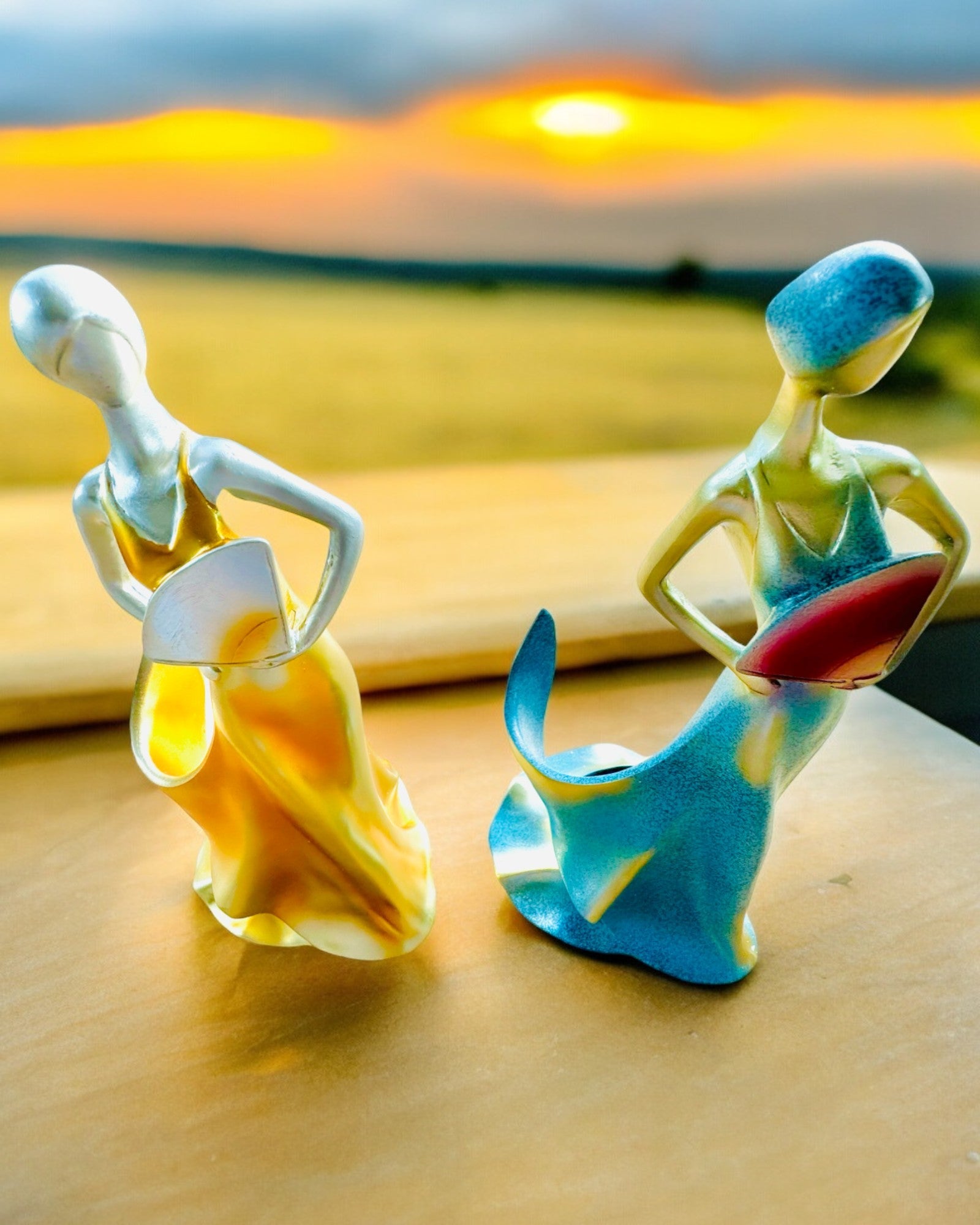 Elegante Soporte para Botellas - Estatua de Dama - personalización con grabado, 2 variantes a elegir