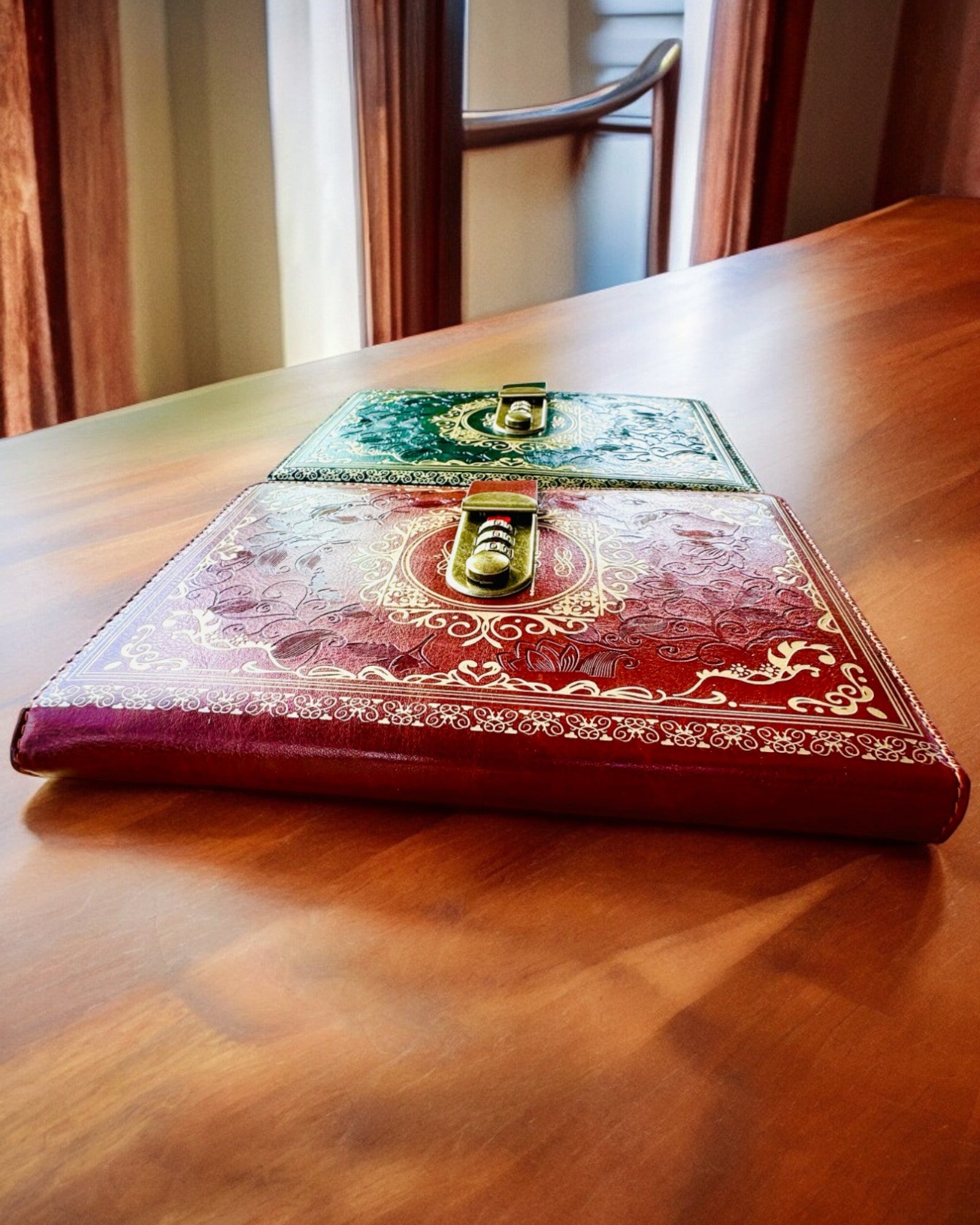 Exclusivo Cuaderno de Cuero "Sekretnik" A5 con Cerradura de Combinación - personalización con grabado