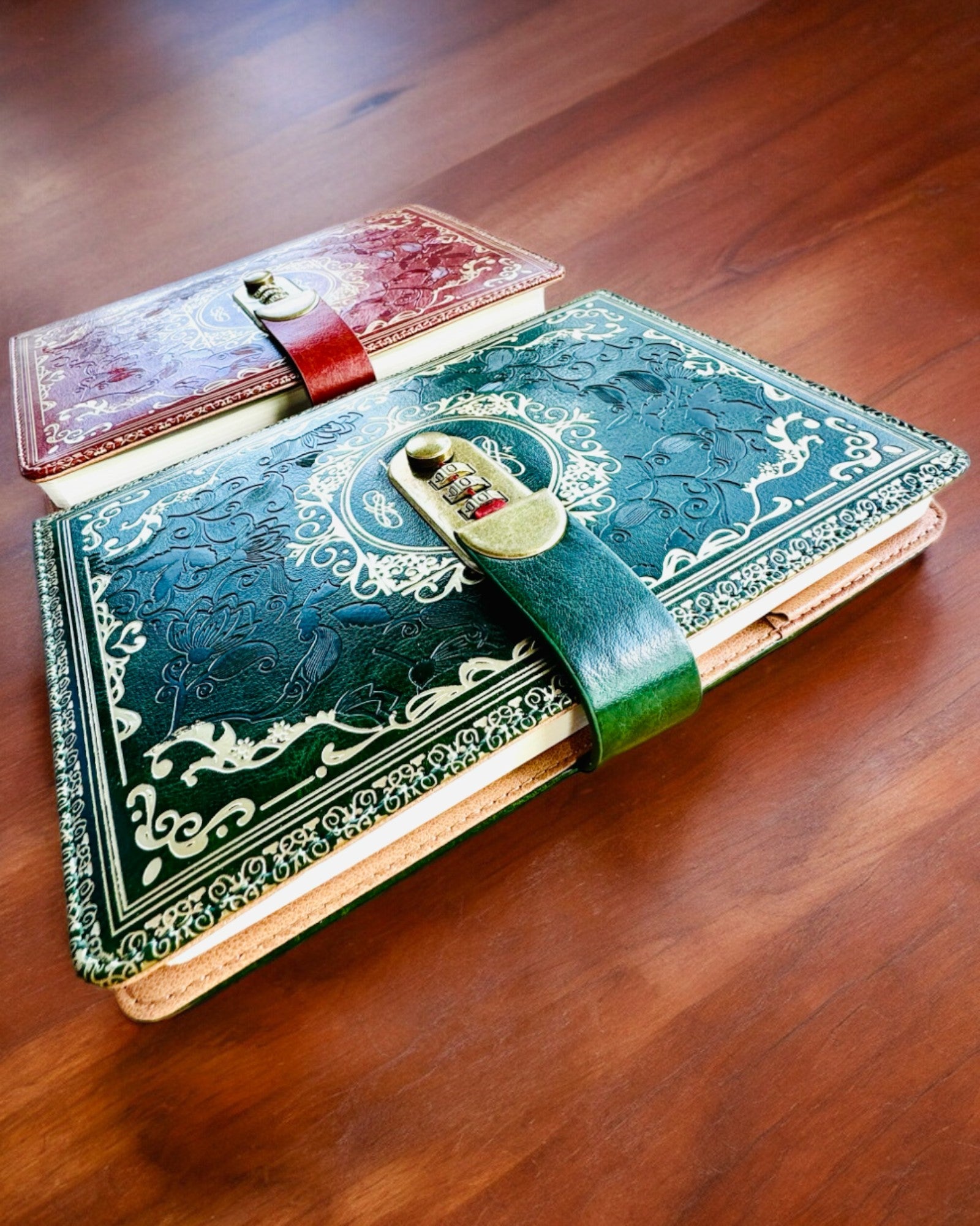 Exclusivo Cuaderno de Cuero "Sekretnik" A5 con Cerradura de Combinación - personalización con grabado