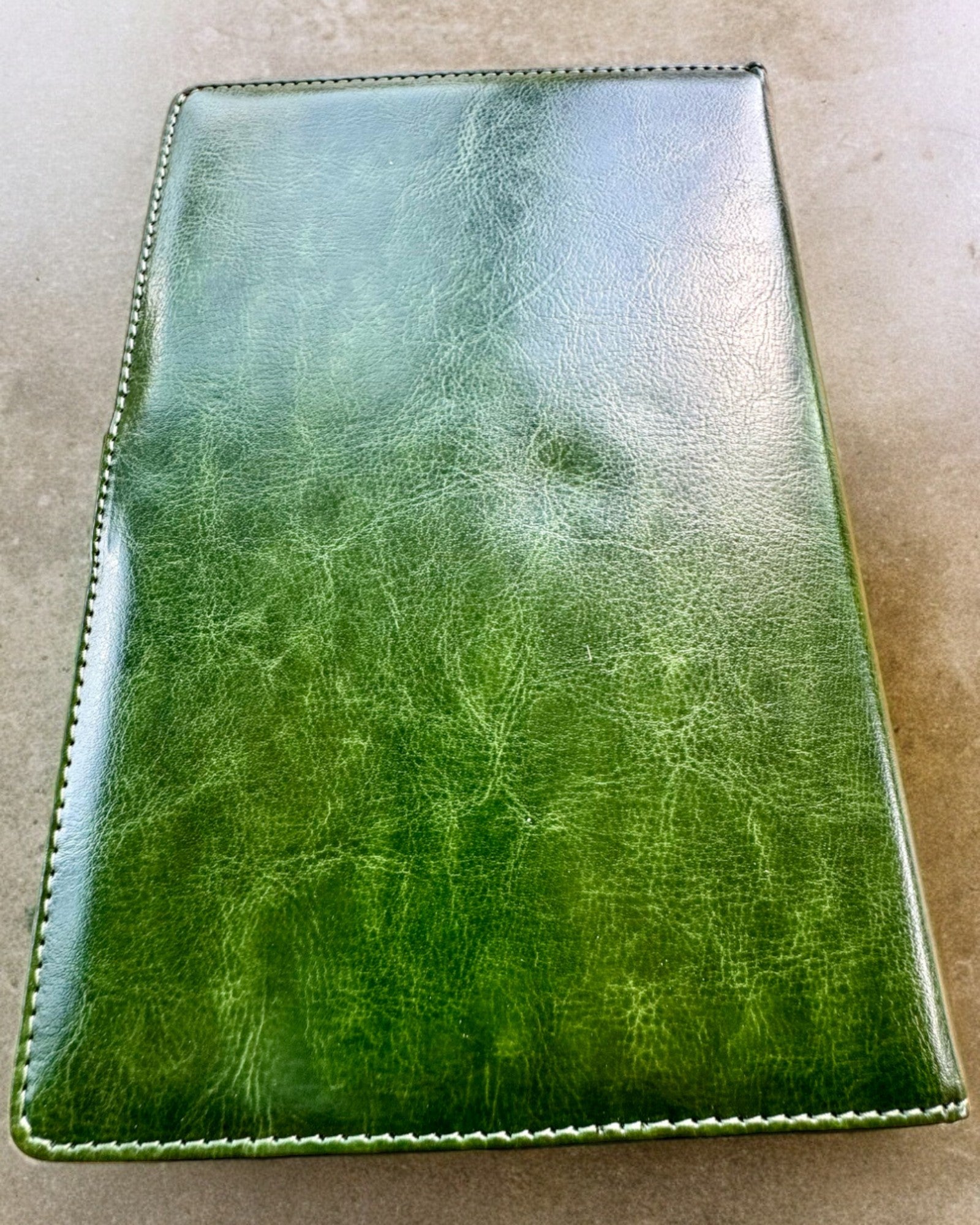 Exclusivo Cuaderno de Cuero "Sekretnik" A5 con Cerradura de Combinación - personalización con grabado