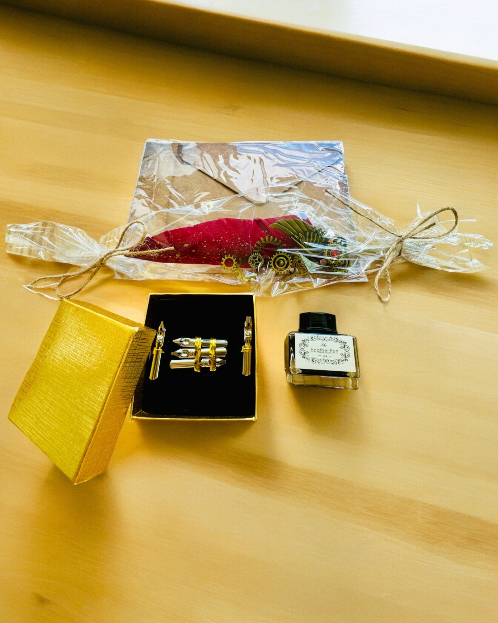 Set de Regalo - Pluma de Ganso Bordo-Violeta "Elegancia Steampunk" con Opción de Grabado, para regalo